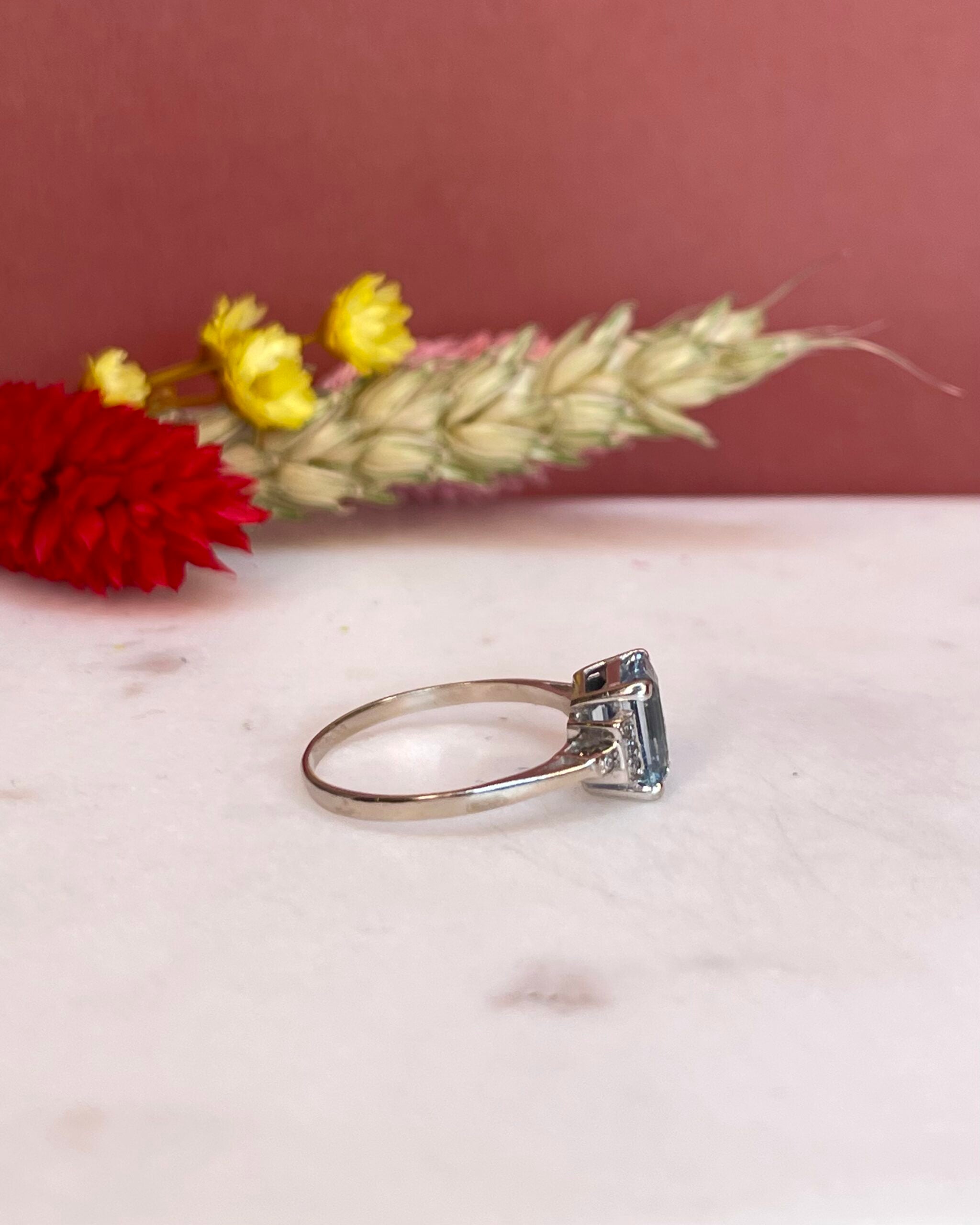 Bague Trilogie Style Art-déco Aigue-marine 1.60 Carat &amp; Diamants "Audile" - Elliade Paris