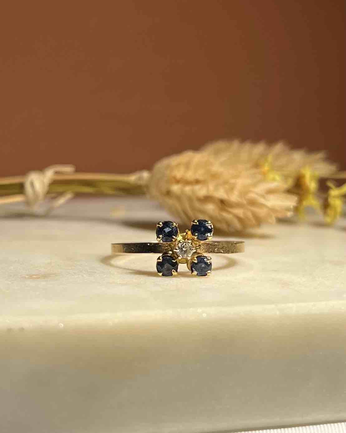 Vintage Sapphire &amp;amp; Diamond Flower Ring "Lilia"