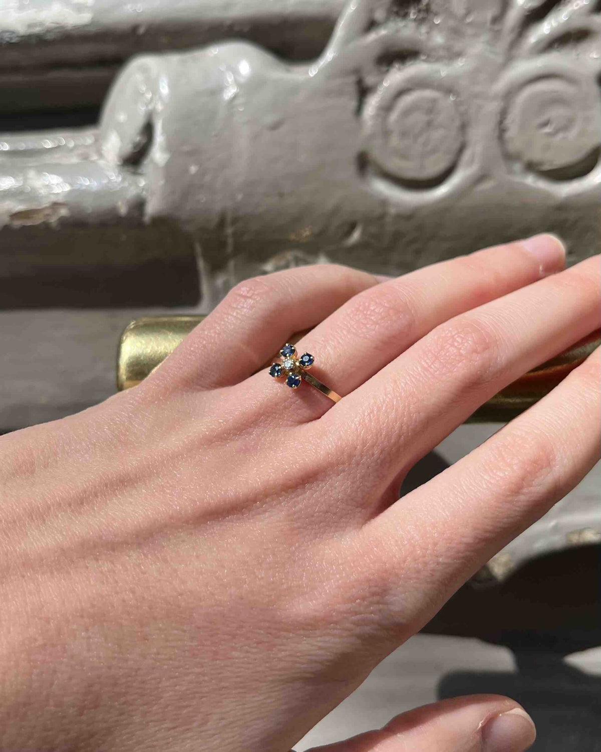Vintage Sapphire &amp;amp; Diamond Flower Ring "Lilia"
