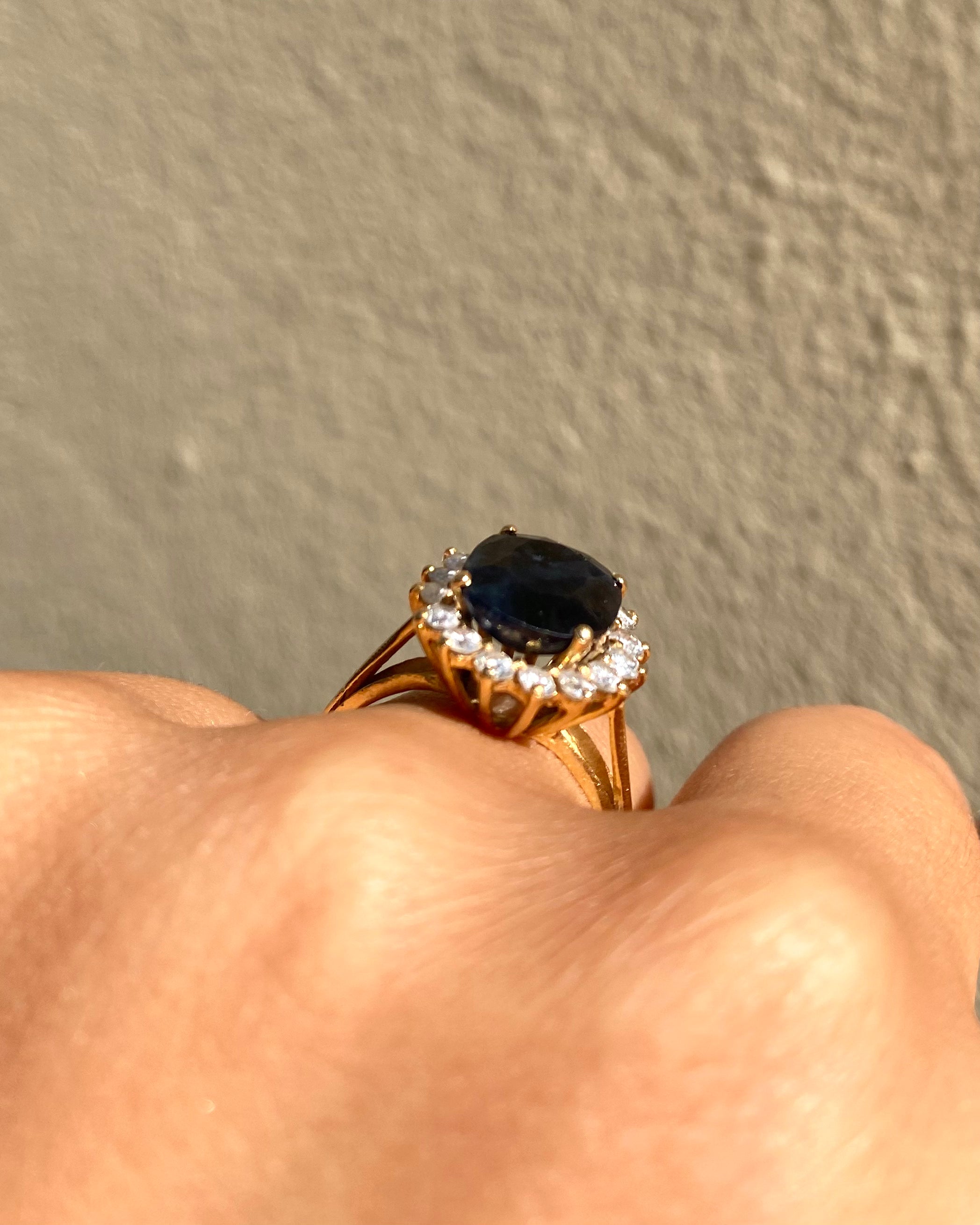Marguerite Sapphire 4.30 carat &amp; Diamonds Ring "Justine"