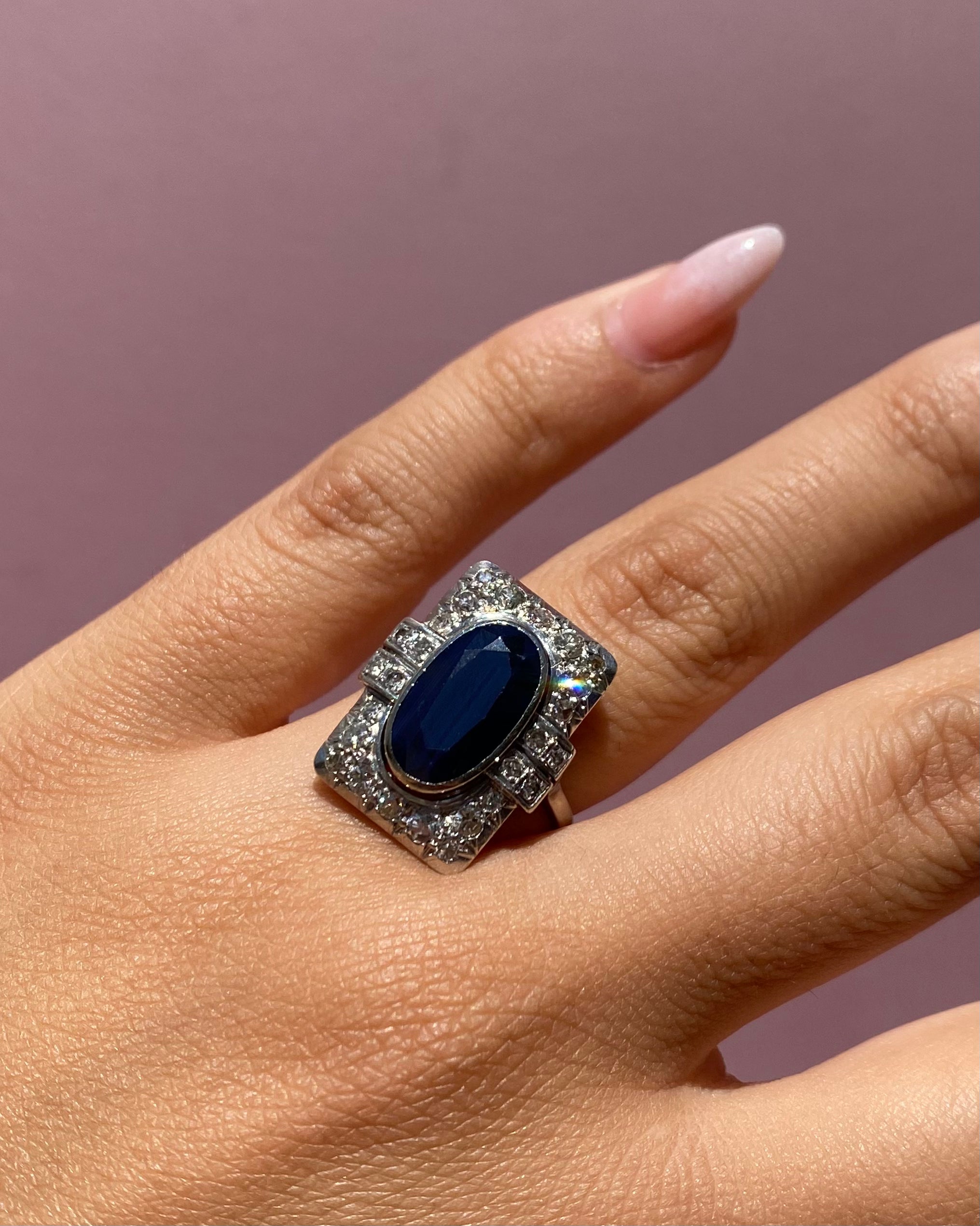 Bague Style Art-déco Saphir 2.50 carats &amp; Diamants "Éloïse"