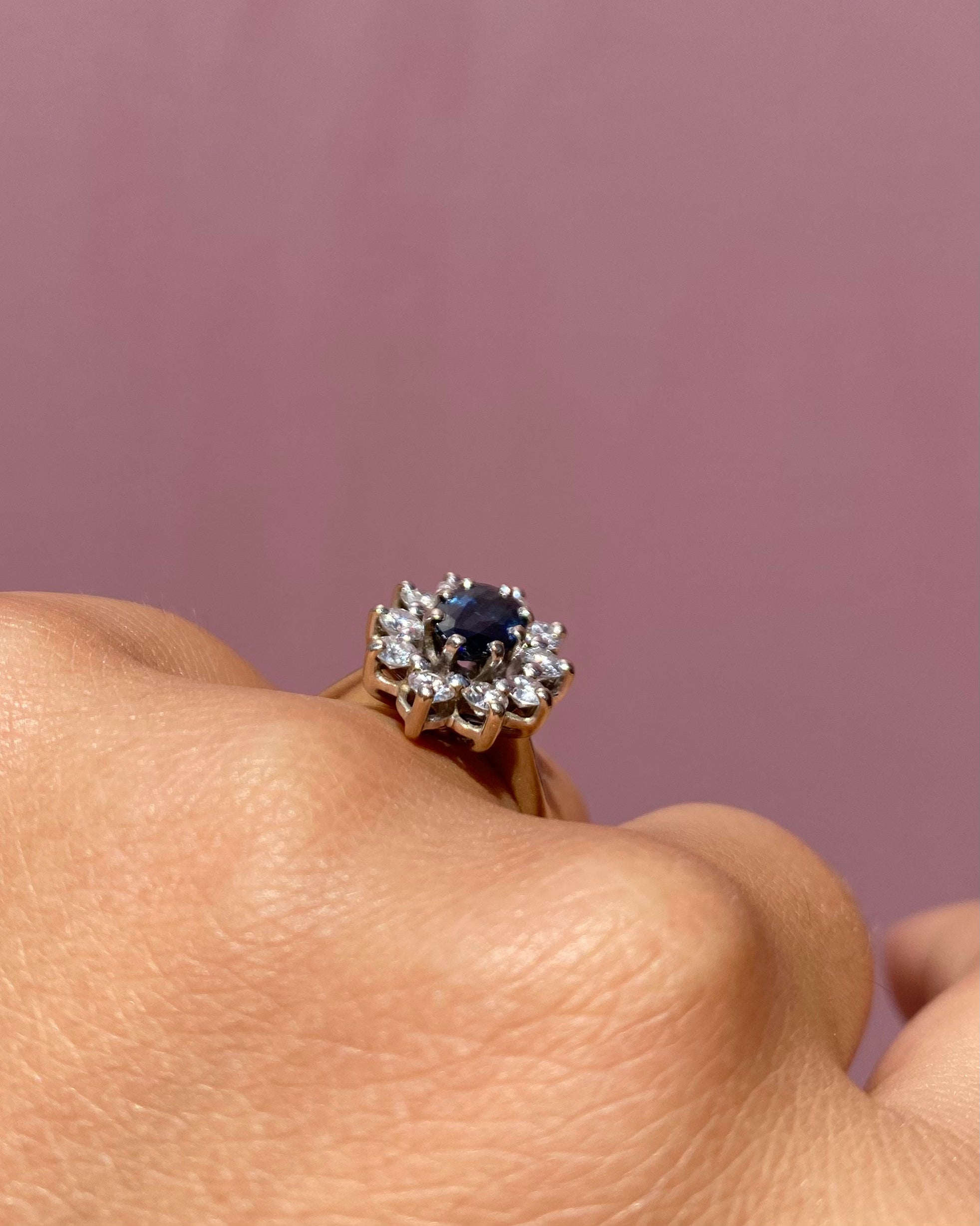Bague Marguerite Saphir 1.70 carat &amp; Diamants "Capucine"