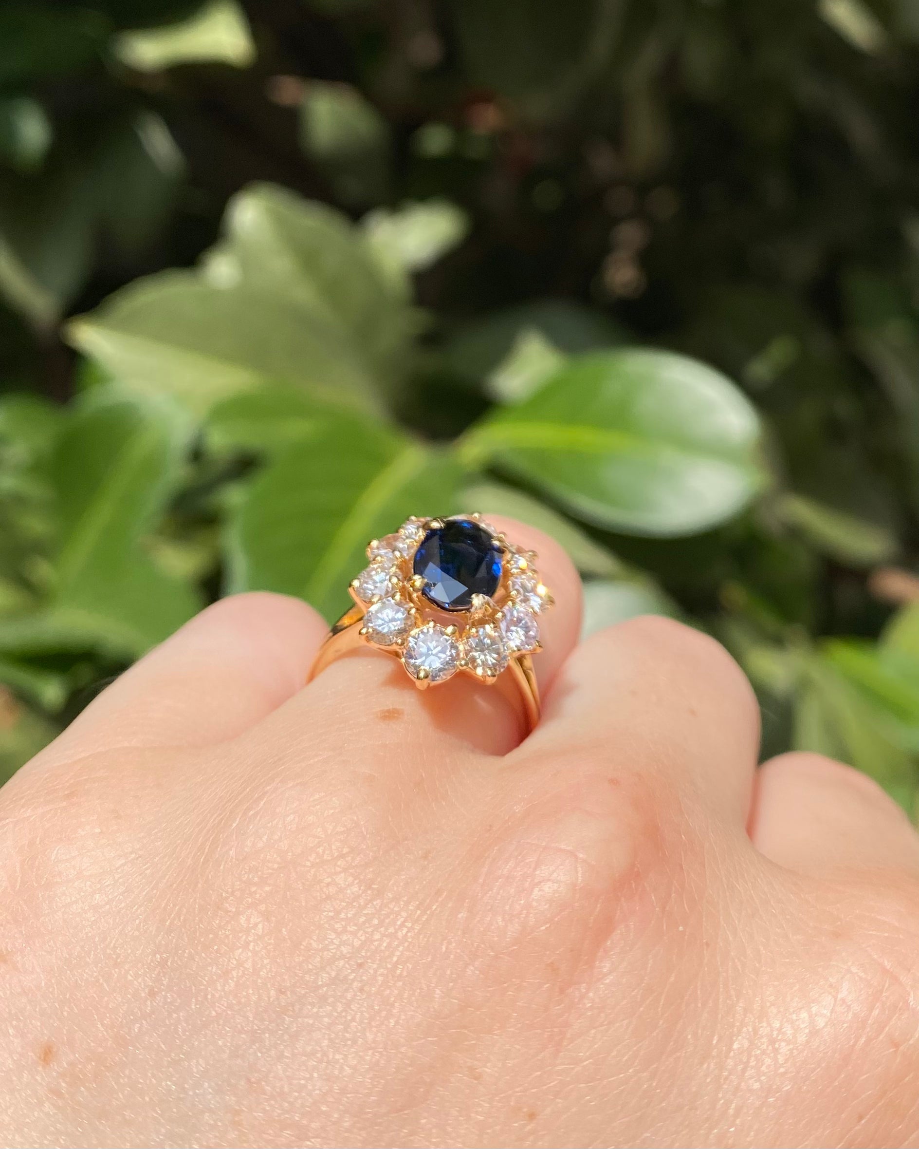 Bague Marguerite Saphir 1.20 carat &amp; Diamants 2 carats "Eleonore"
