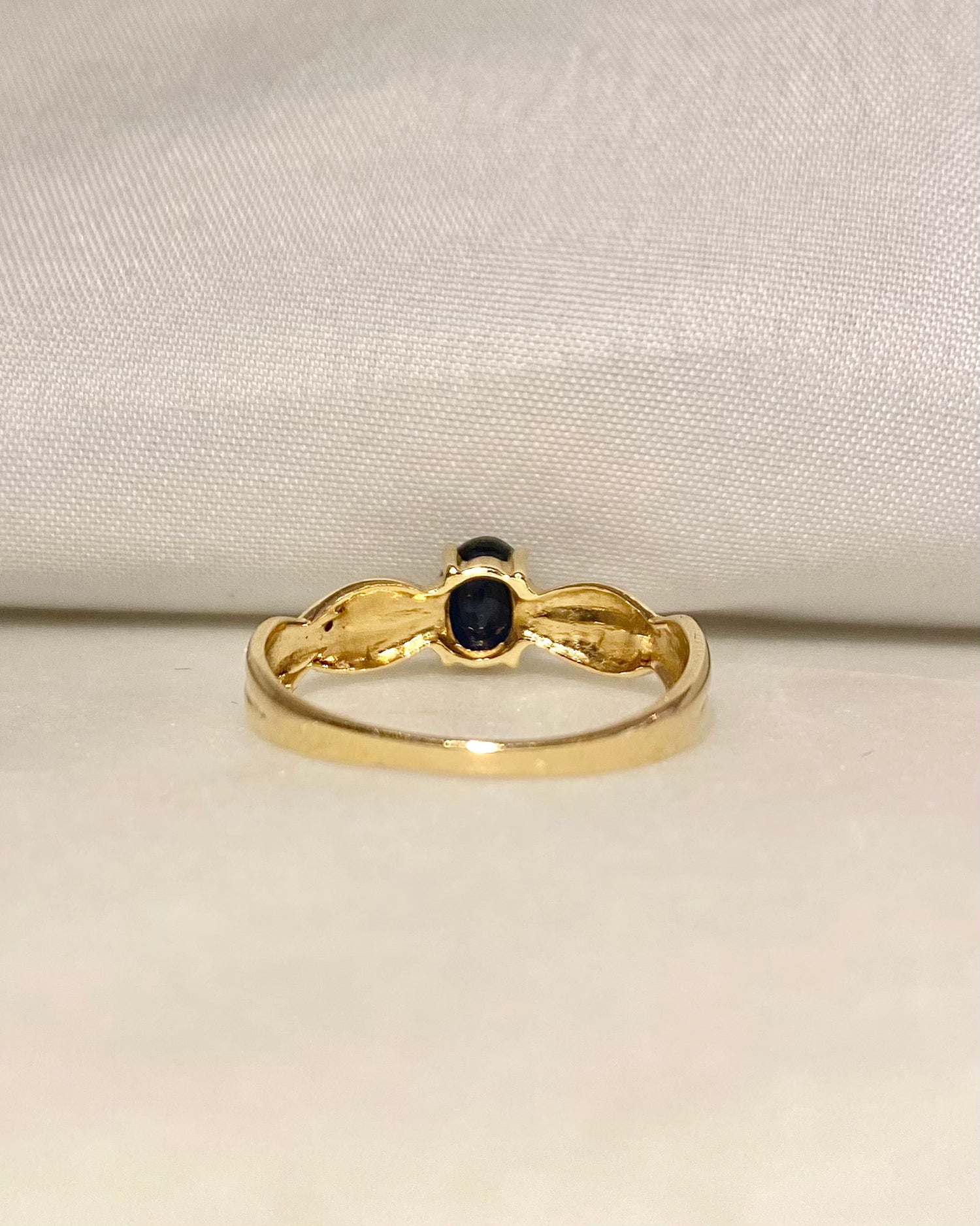 Bague Solitaire Saphir 0.60 carat &amp; Diamants &quot;Marceline&quot;