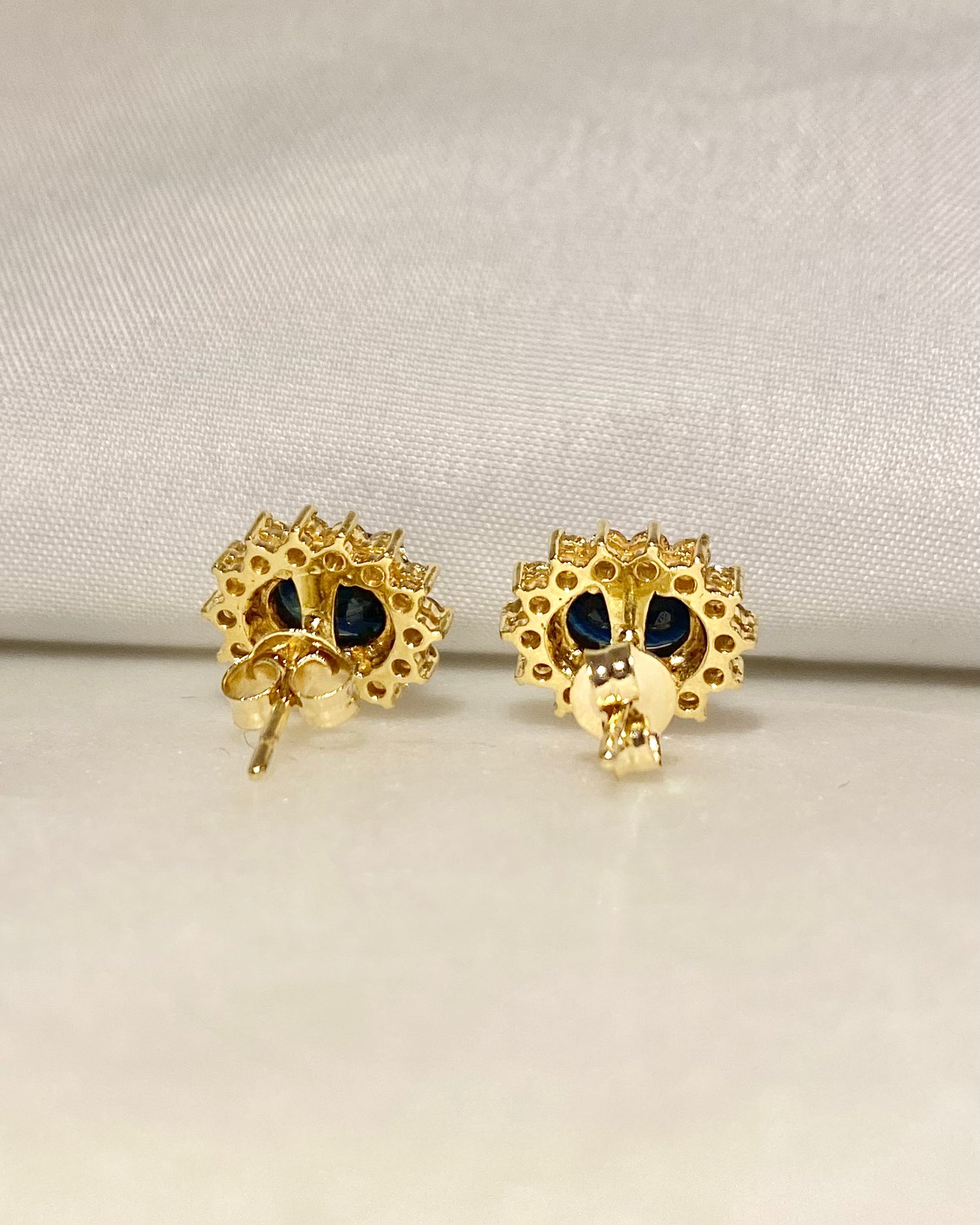Boucles Marguerite saphirs 2.35 carats &amp; Diamants &quot;Mona&quot;