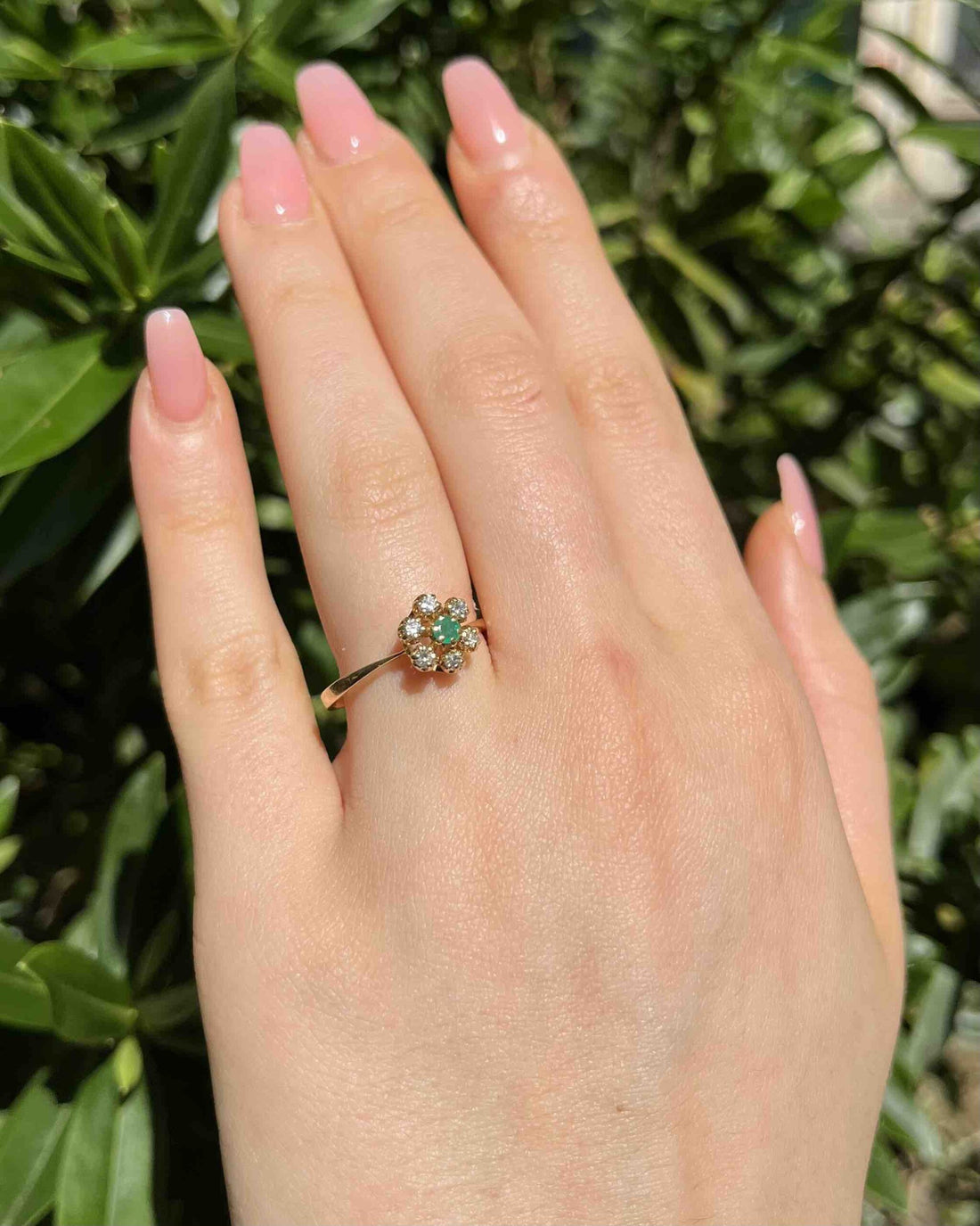 Bague Marguerite Émeraude &amp; Diamants &quot;Ilina&quot;
