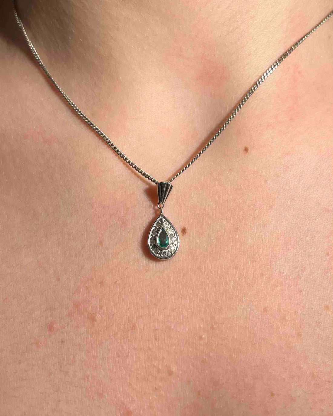 Pendentif Style art déco émeraude &amp; diamants &quot;Jennie&quot;