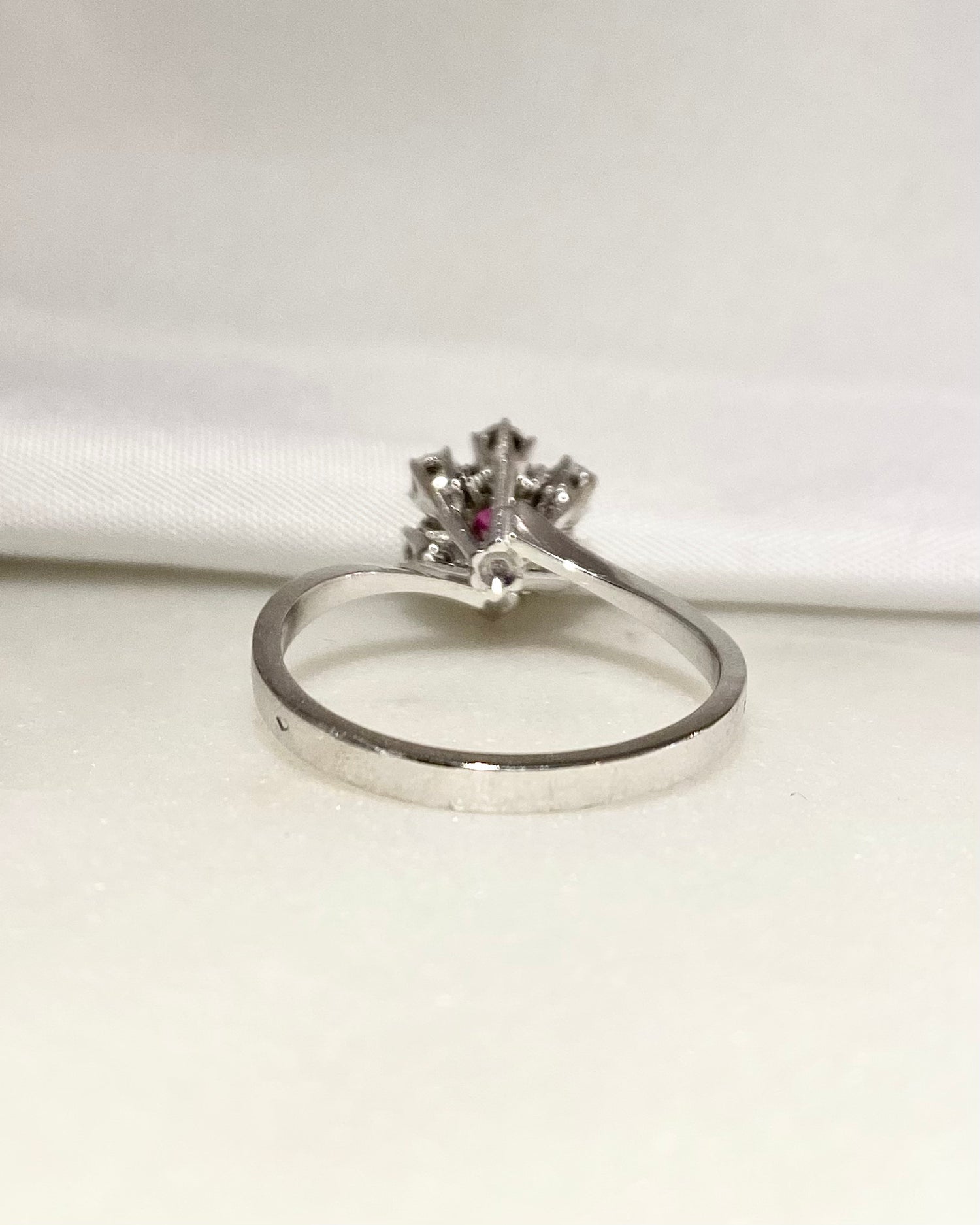 Bague Marguerite Rubis &amp; Diamants &quot;Nicole&quot;