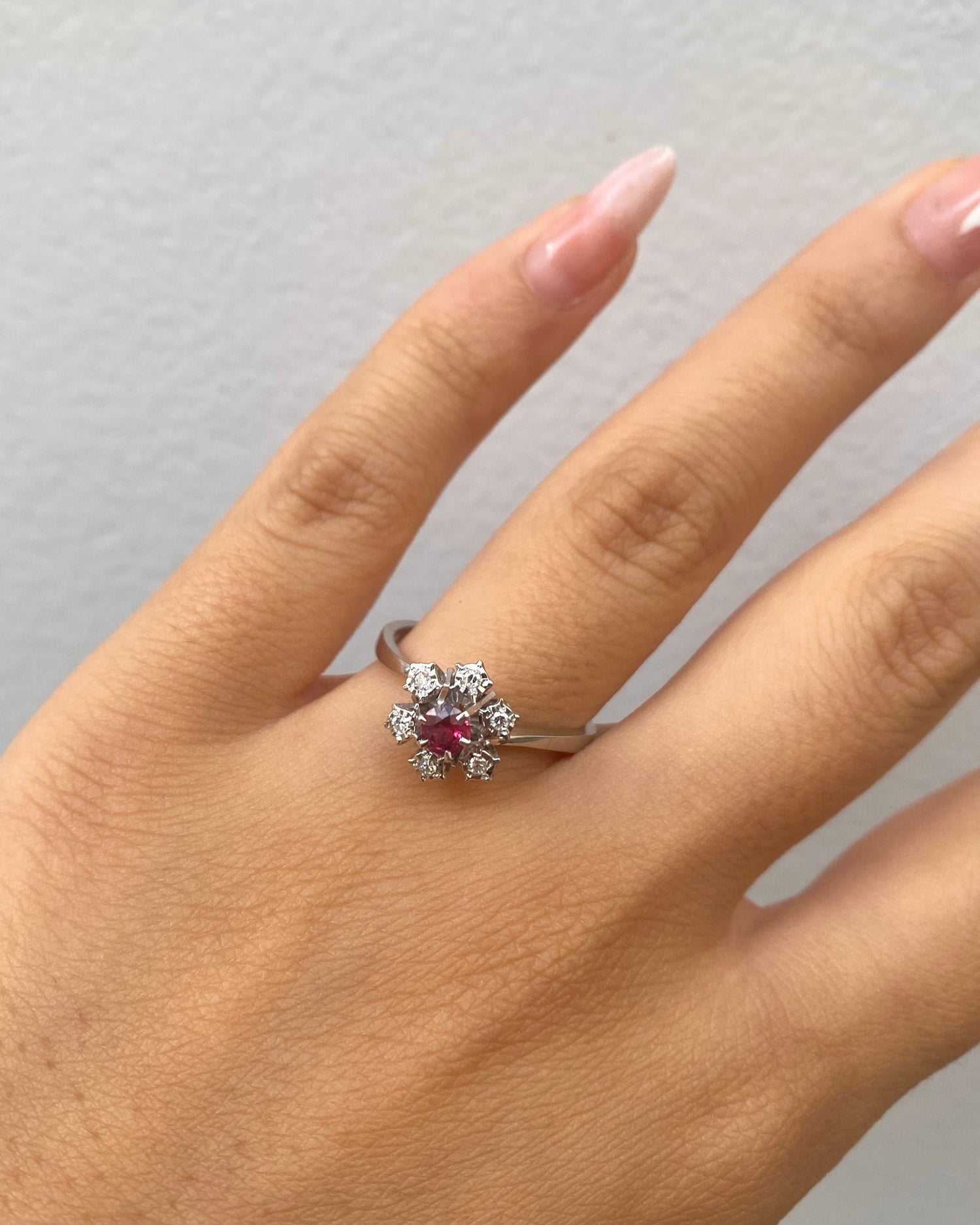 Bague Marguerite Rubis &amp; Diamants &quot;Nicole&quot;
