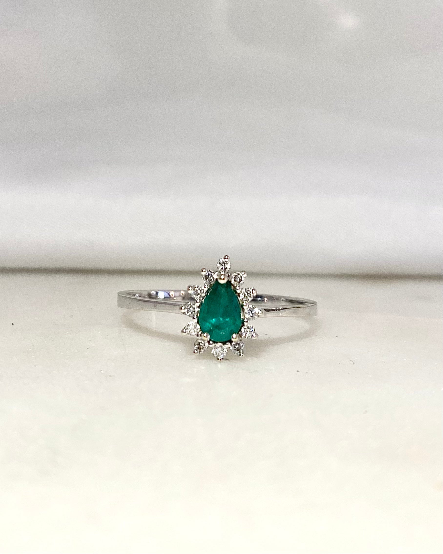 Bague Marguerite Emeraude 0.47 carat &amp; Diamants "Aya"