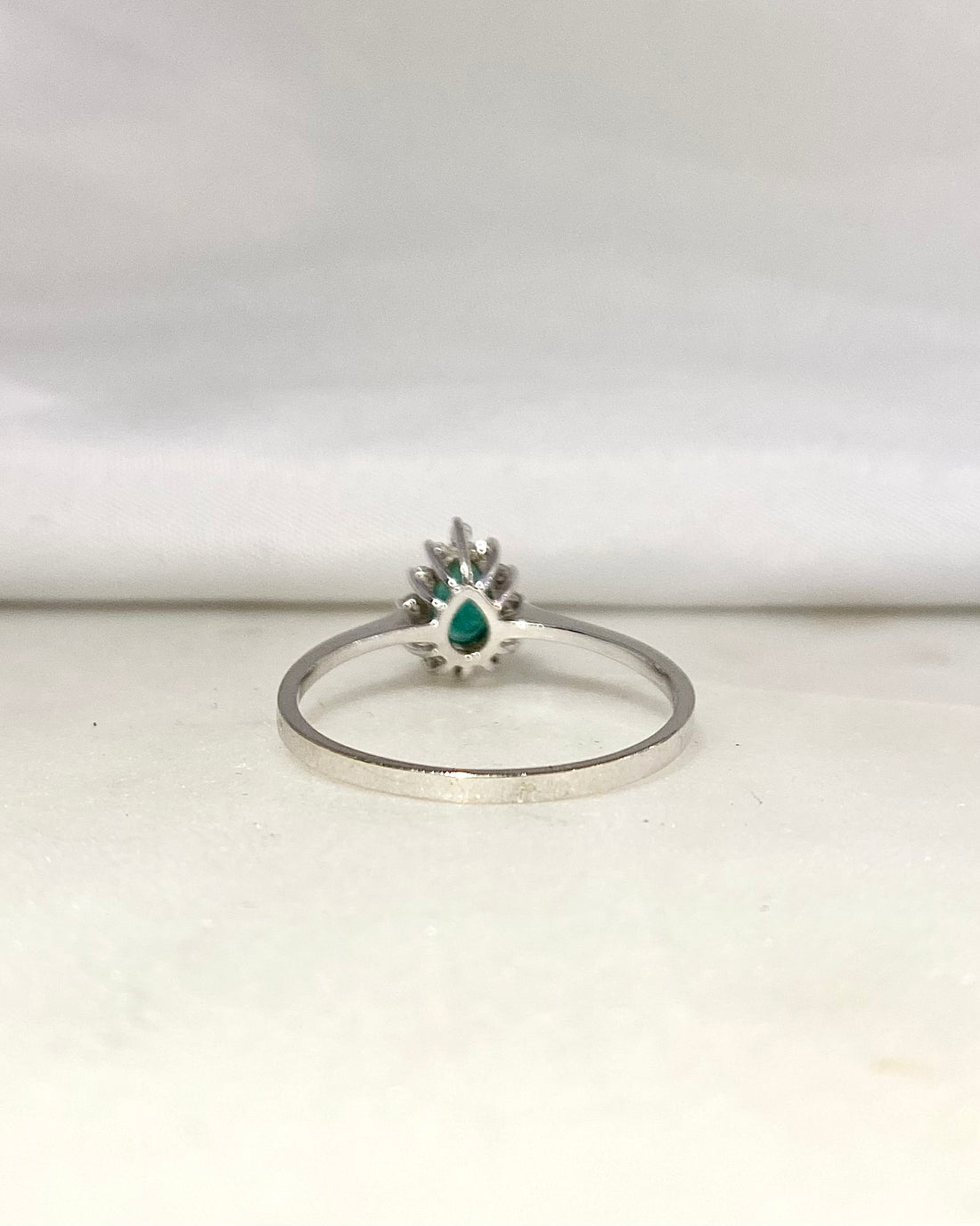Bague Marguerite Emeraude 0.47 carat &amp; Diamants &quot;Aya&quot;