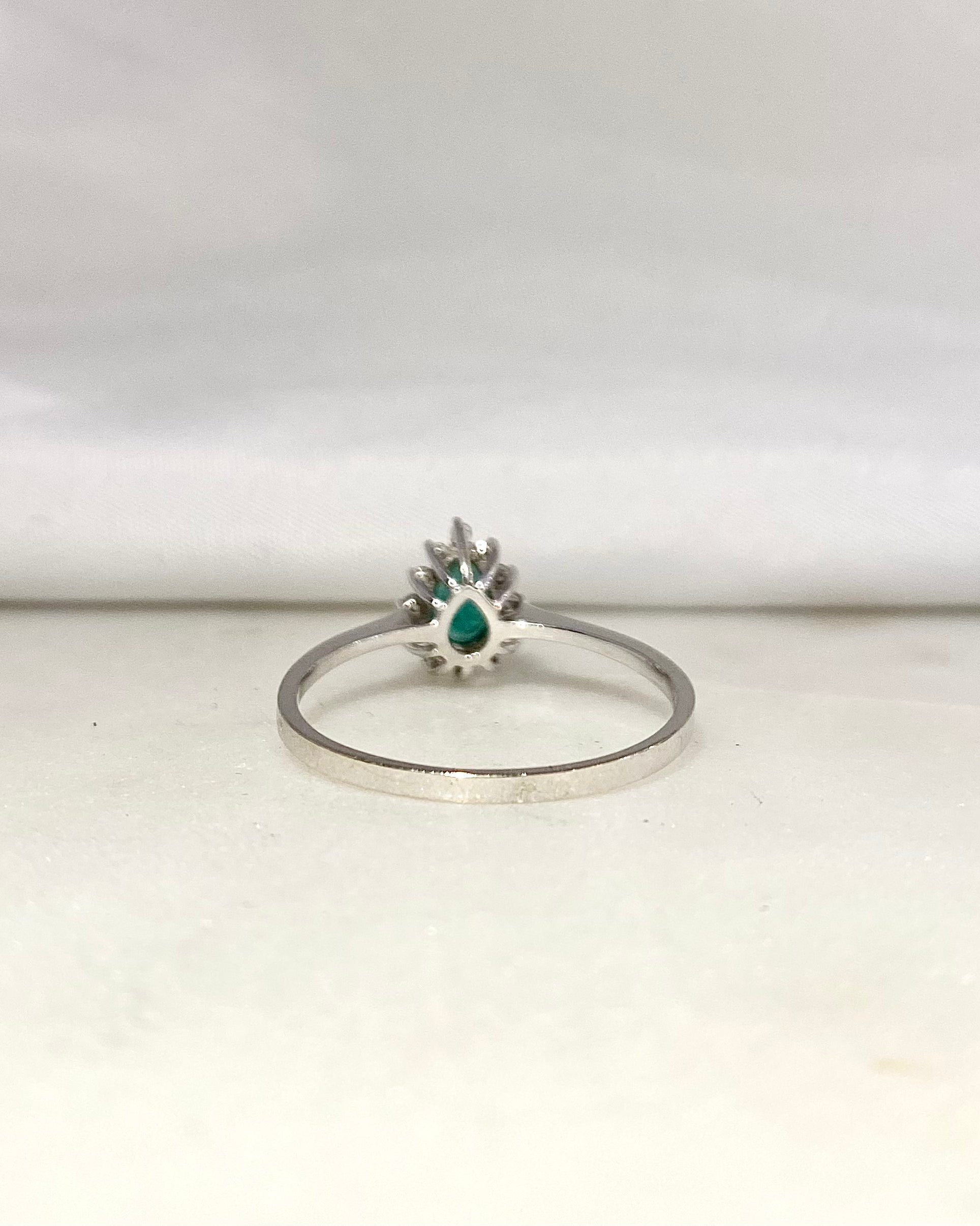 Bague Marguerite Emeraude 0.47 carat &amp; Diamants "Aya"