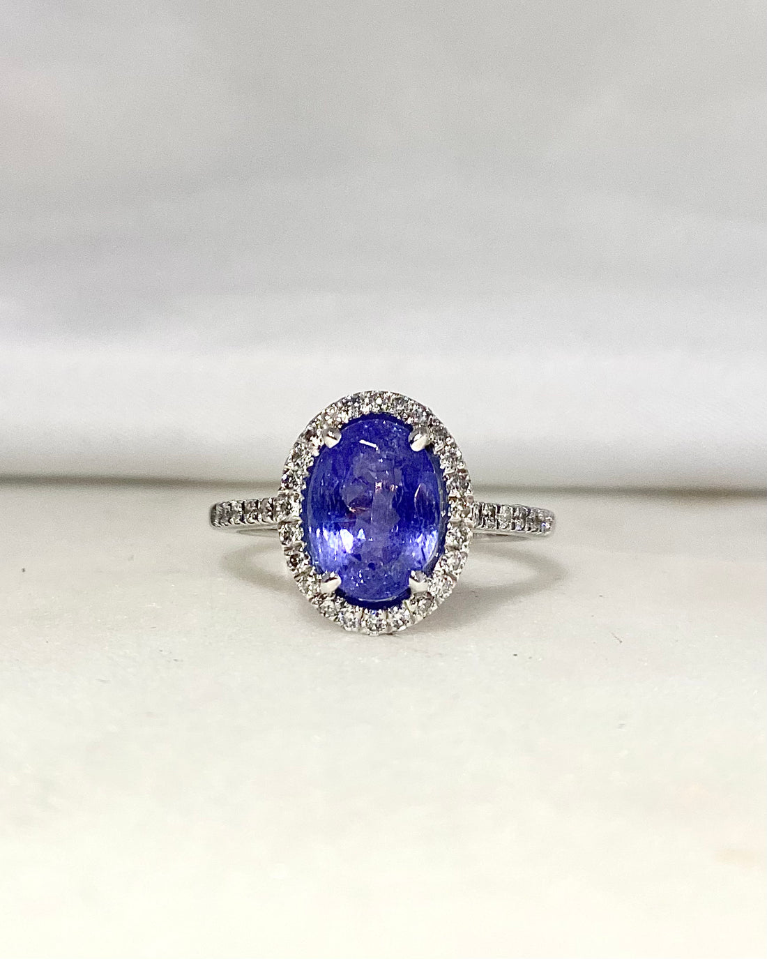 Bague Marguerite Tanzanite 2.60 carats &amp; 36 Diamants &quot;Zaelle&quot;