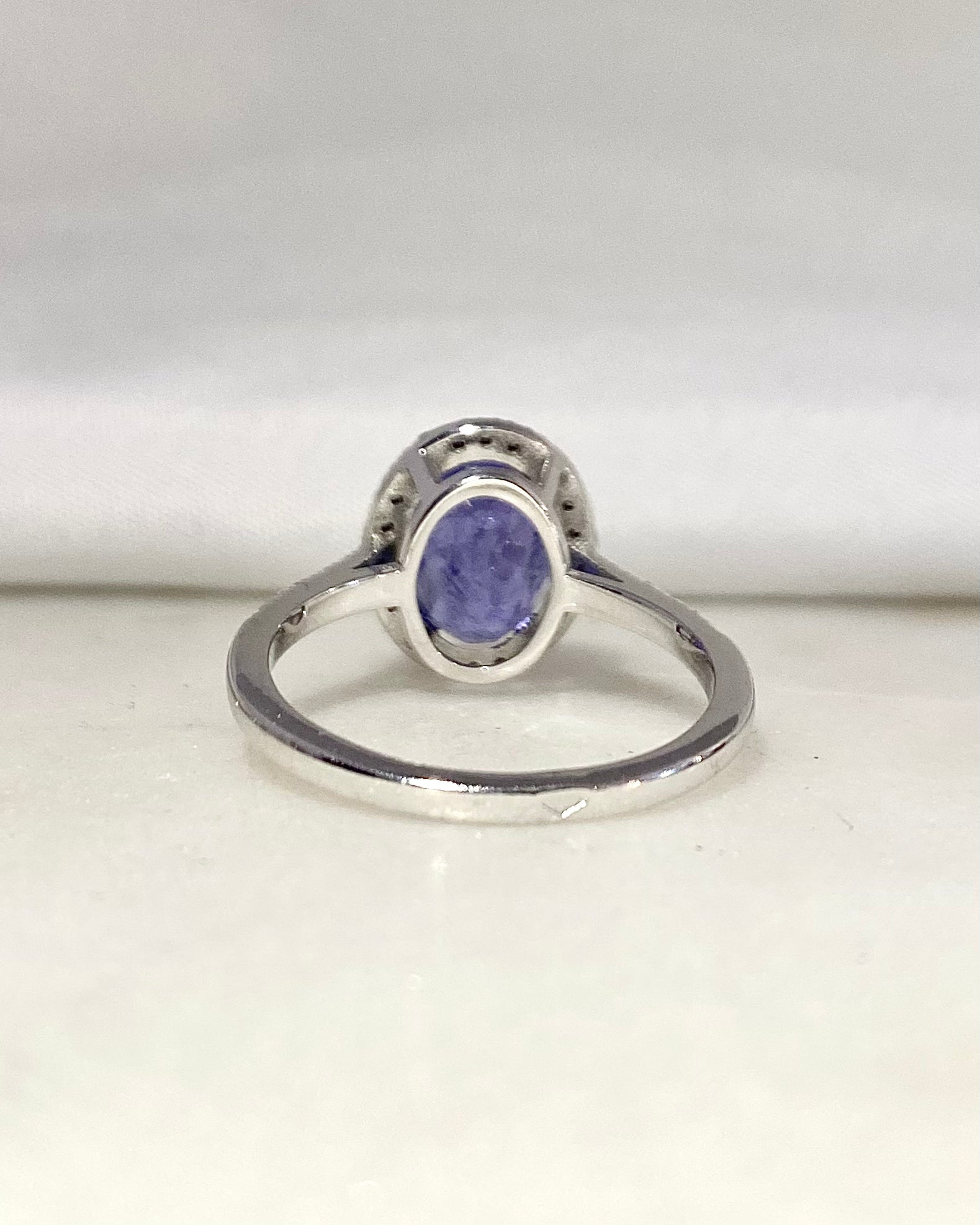 Bague Marguerite Tanzanite 2.60 carats &amp; 36 Diamants "Zaelle"