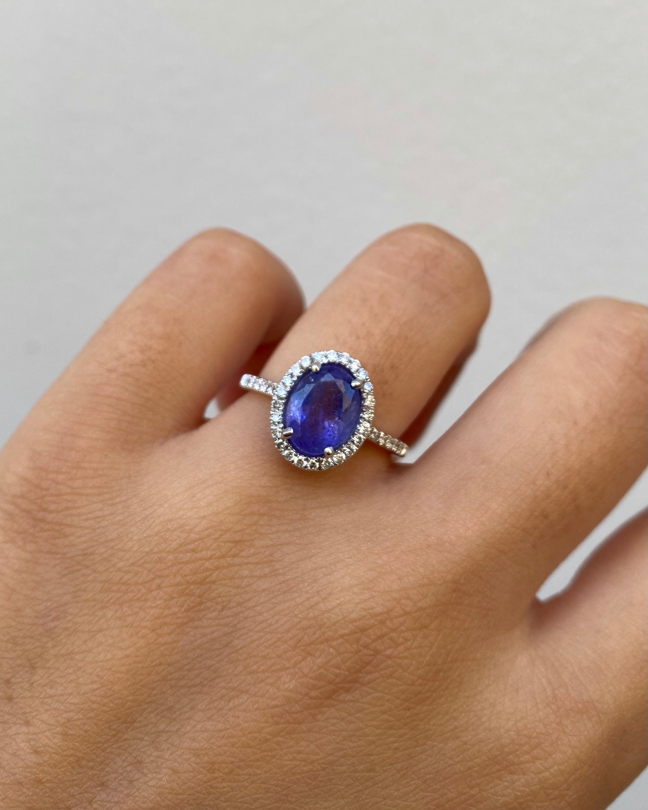 Bague Marguerite Tanzanite 2.60 carats &amp; 36 Diamants "Zaelle"