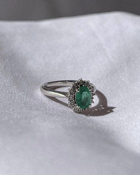 Bague Marguerite émeraude &amp; diamants &quot;Nella&quot;