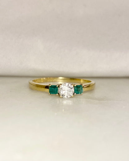 Bague Trilogie Diamant &amp; Émeraudes &quot;Naomie&quot;