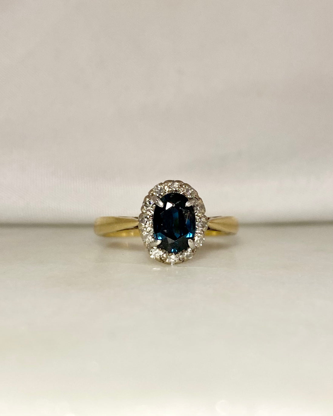 Bague Marguerite Saphir 1.05 carat &amp; Diamants &quot;Clea&quot;