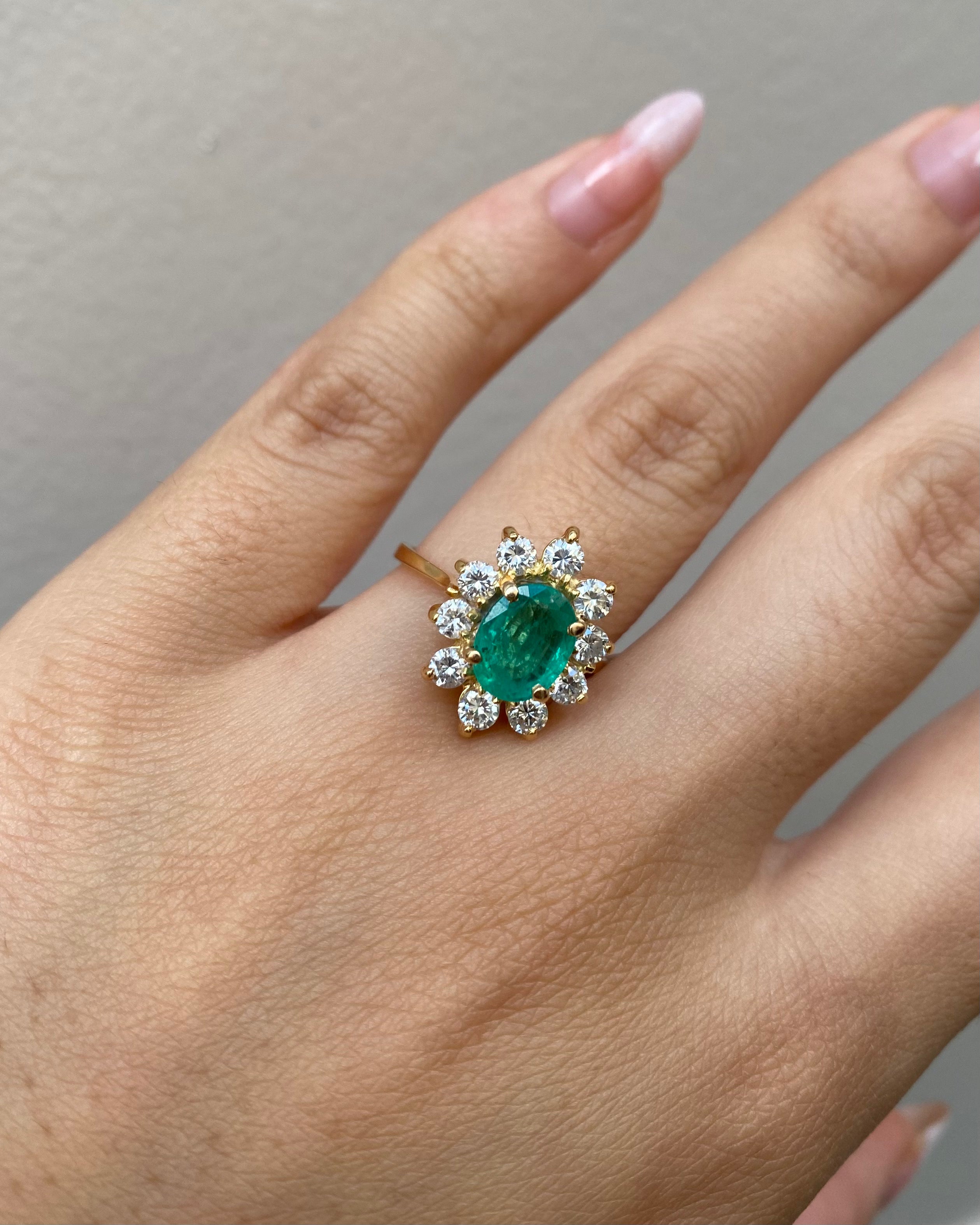 Bague Marguerite Émeraude 1.15 carat &amp; Diamants "Adria"