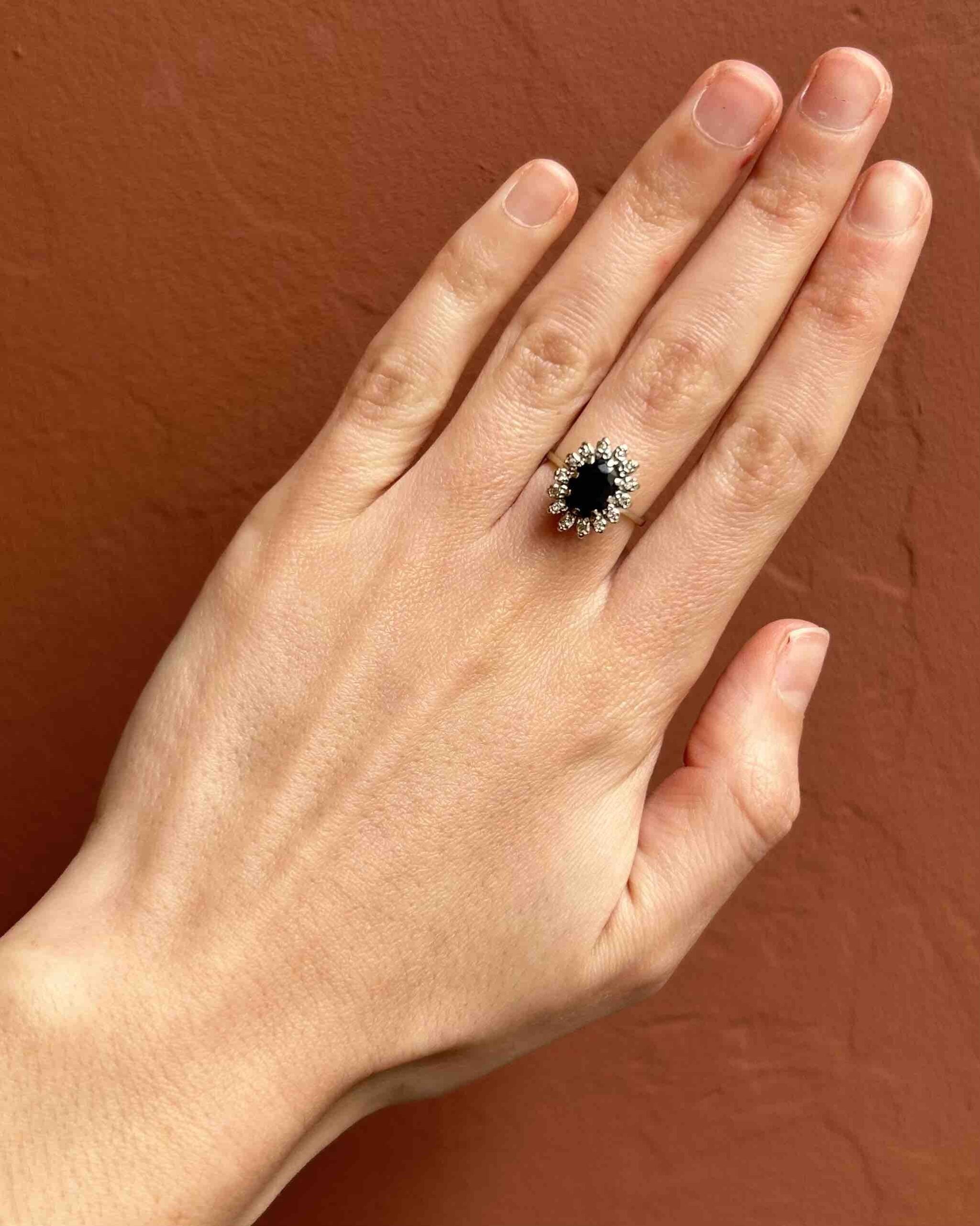 1 carat sapphire &amp;amp; diamond daisy ring "Louane"