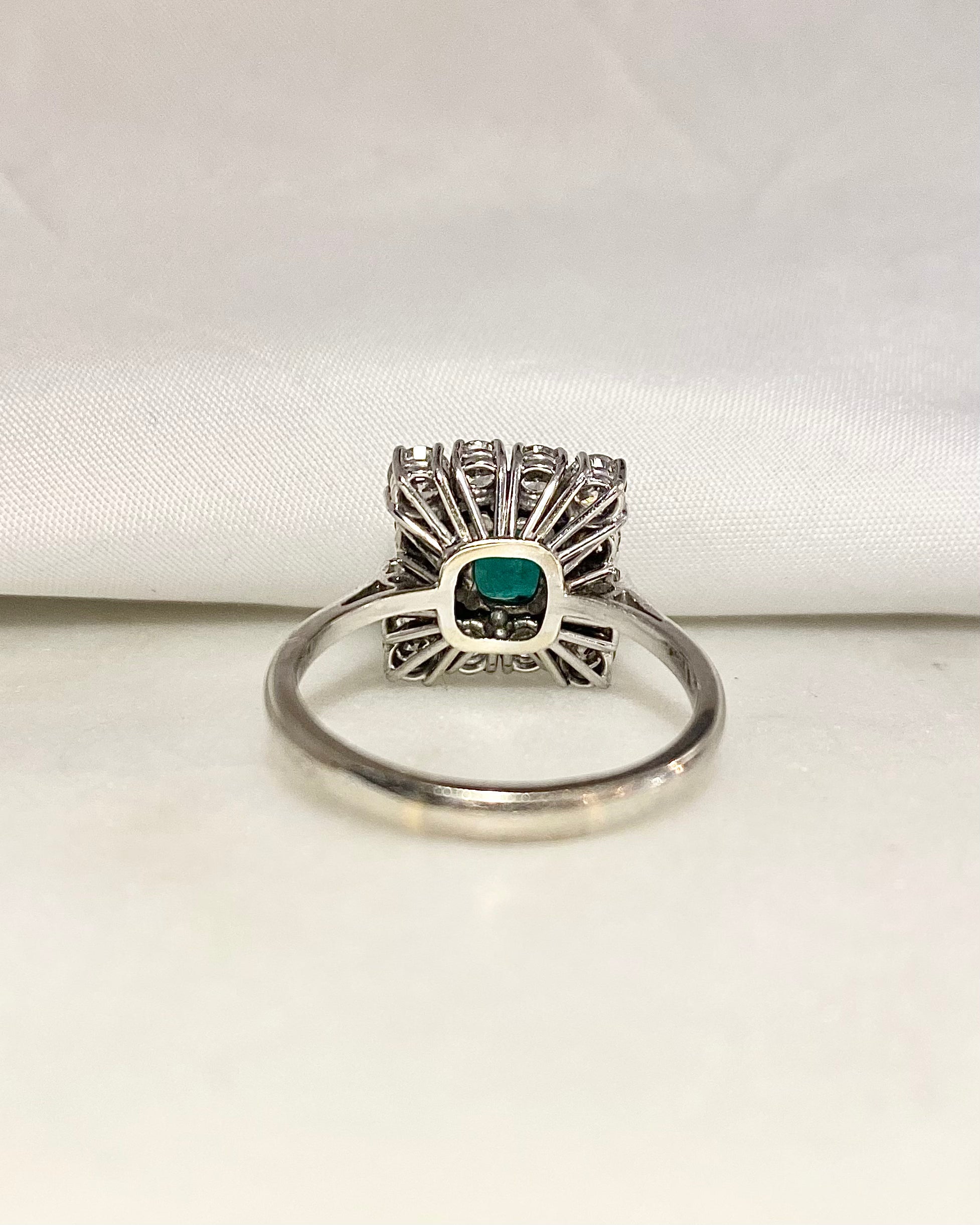 Bague Marguerite Émeraude 1 carat et diamants 1.04 carat &quot;Laureline&quot;