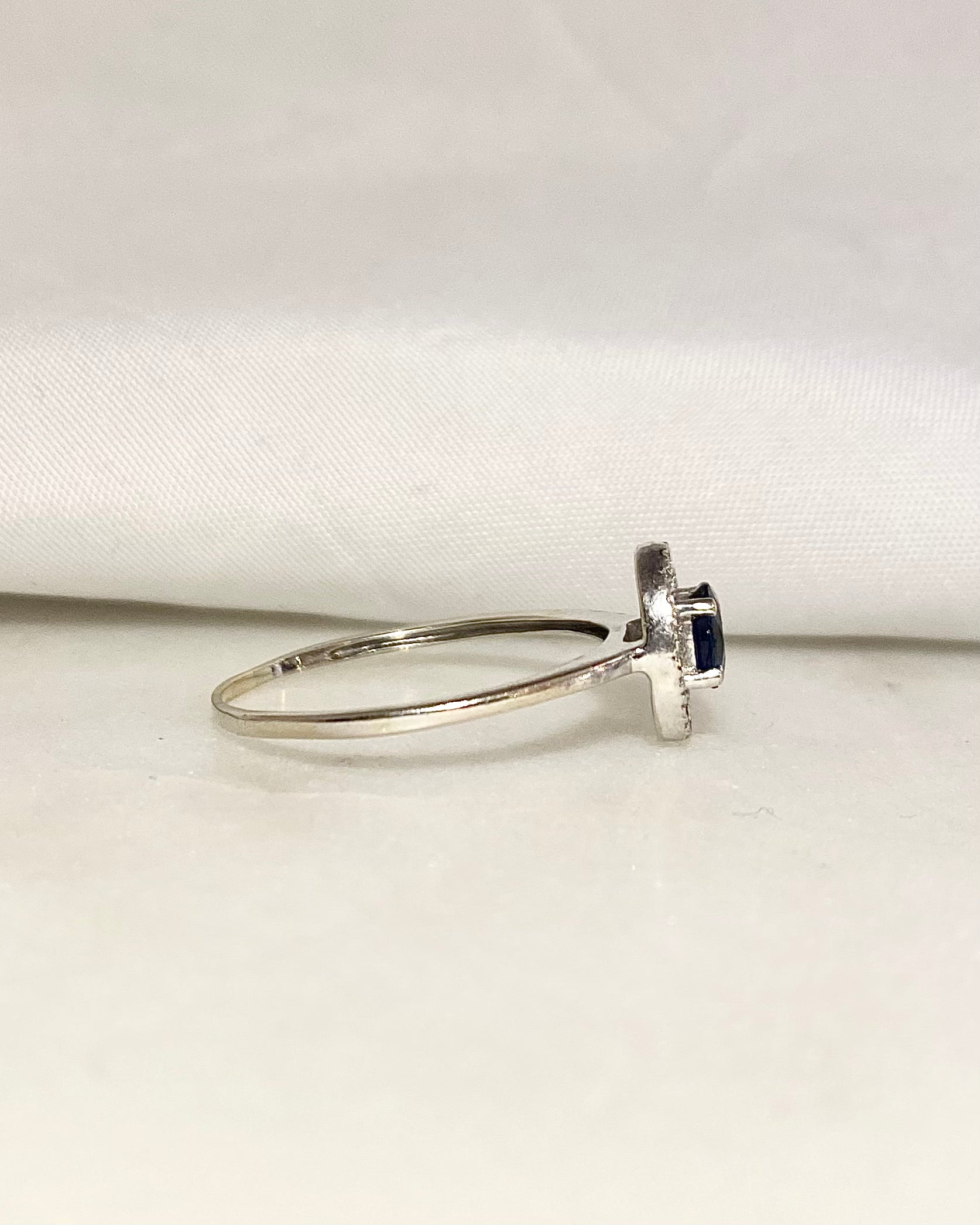 Bague Marguerite Saphir &amp; Diamants&quot;Theresa&quot;