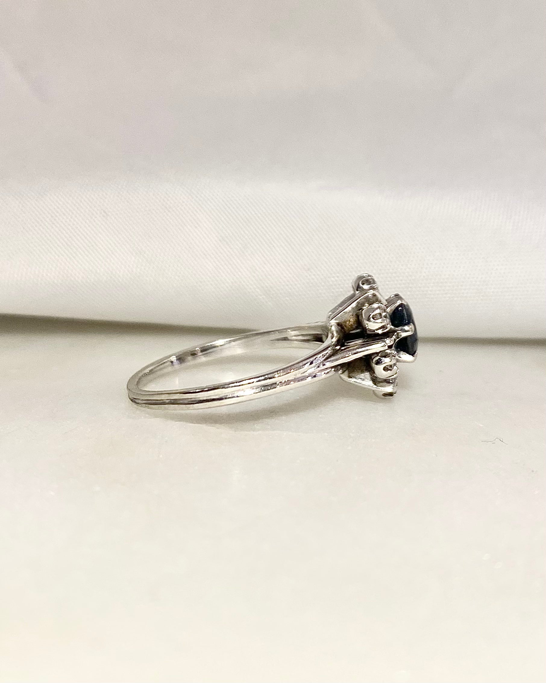 Bague Marguerite Saphir &amp; Diamants "Rosaine"