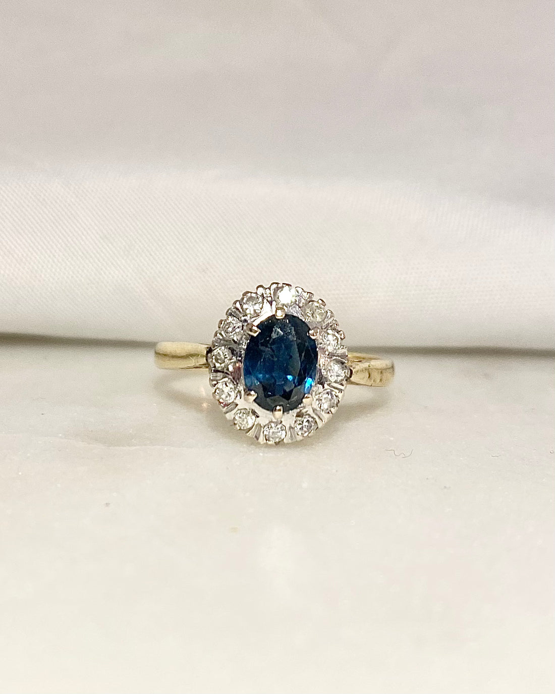 Bague Marguerite Saphir 0.90 carat &amp; Diamants &quot;Sofia&quot;