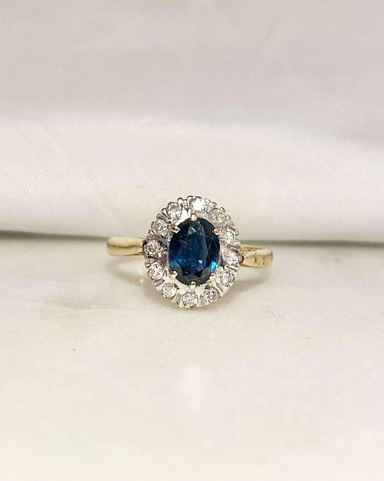 Bague Marguerite Saphir 0.90 carat &amp; Diamants &quot;Sofia&quot;