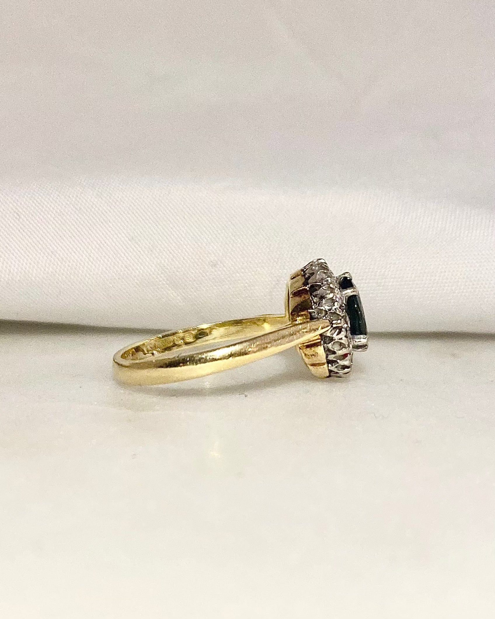 Bague Marguerite Saphir 0.90 carat &amp; Diamants "Sofia"