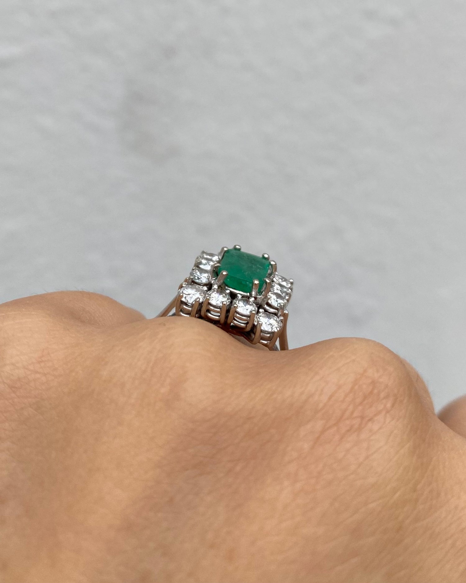 Bague Marguerite Émeraude 1 carat et diamants 1.04 carat &quot;Laureline&quot;