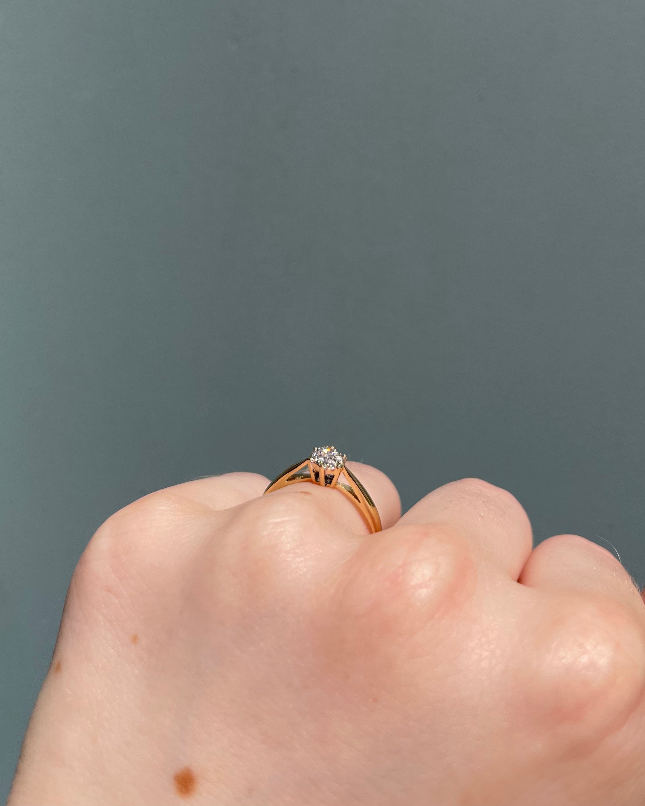 Anillo solitario flor 7 diamantes "Gwendy"