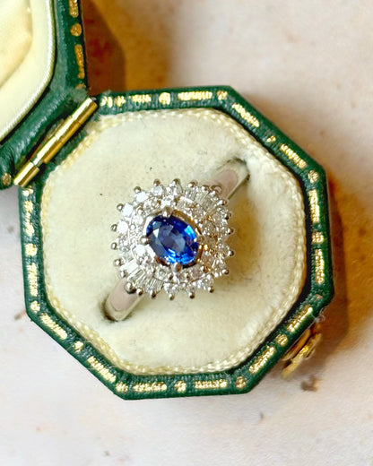 Anillo Marguerite Zafiro 0,44 quilates, Diamantes 0,32 quilates y Platino 5,73 g "Linette"