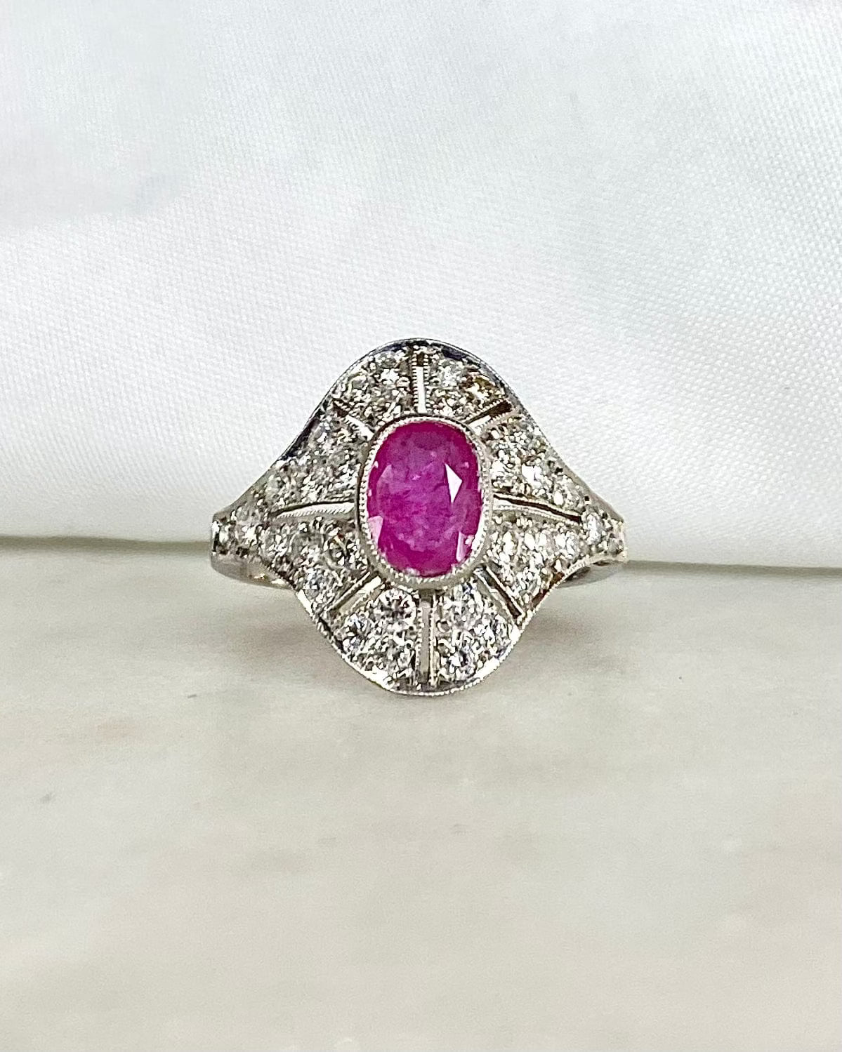 Bague Style Art Déco Rubis 0.67 carat &amp; Diamants 0.56 carat "Olympe"