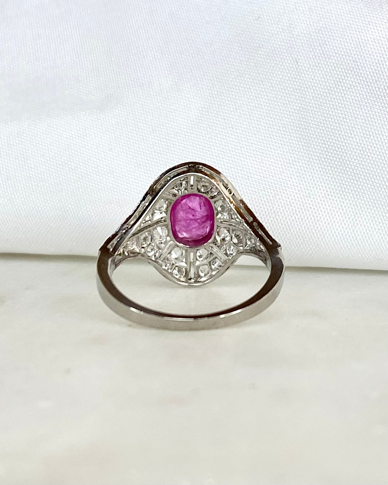 Bague Style Art Déco Rubis 0.67 carat &amp; Diamants 0.56 carat &quot;Olympe&quot;