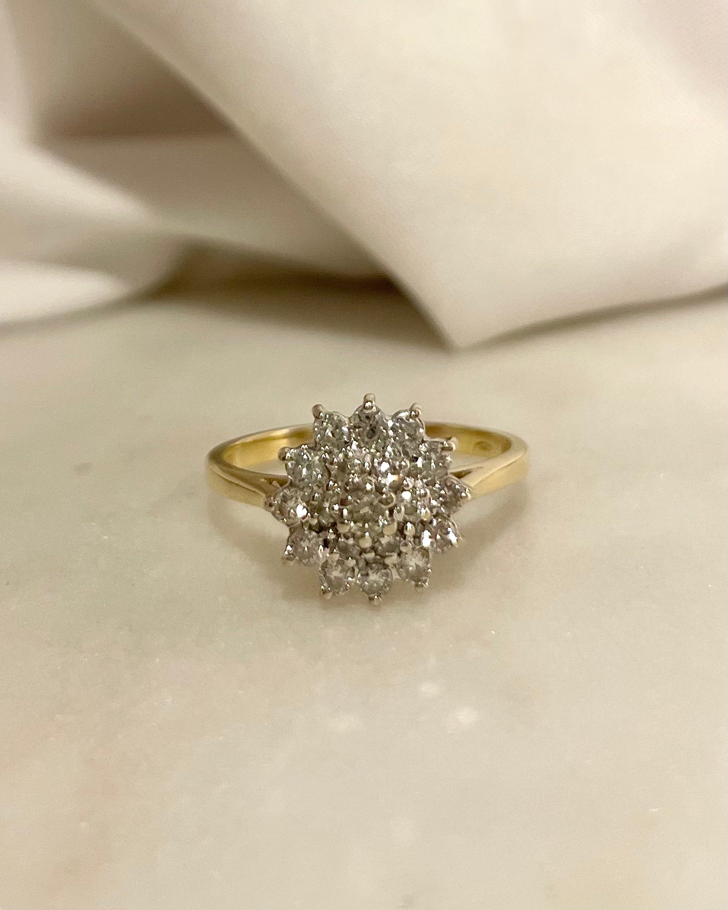 Anillo Margarita Diamantes 0.47 quilates "Cecilia"