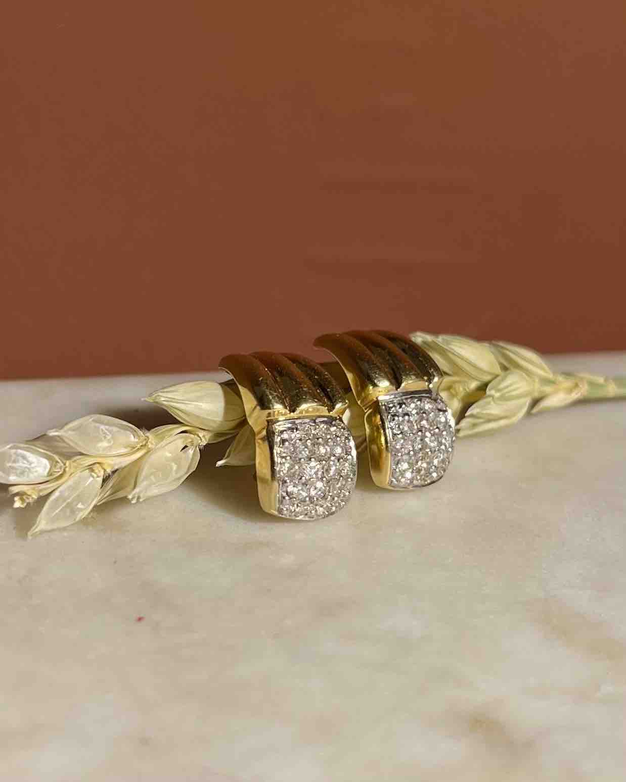 Demi-Créoles 28 diamants &quot;Chloé&quot;