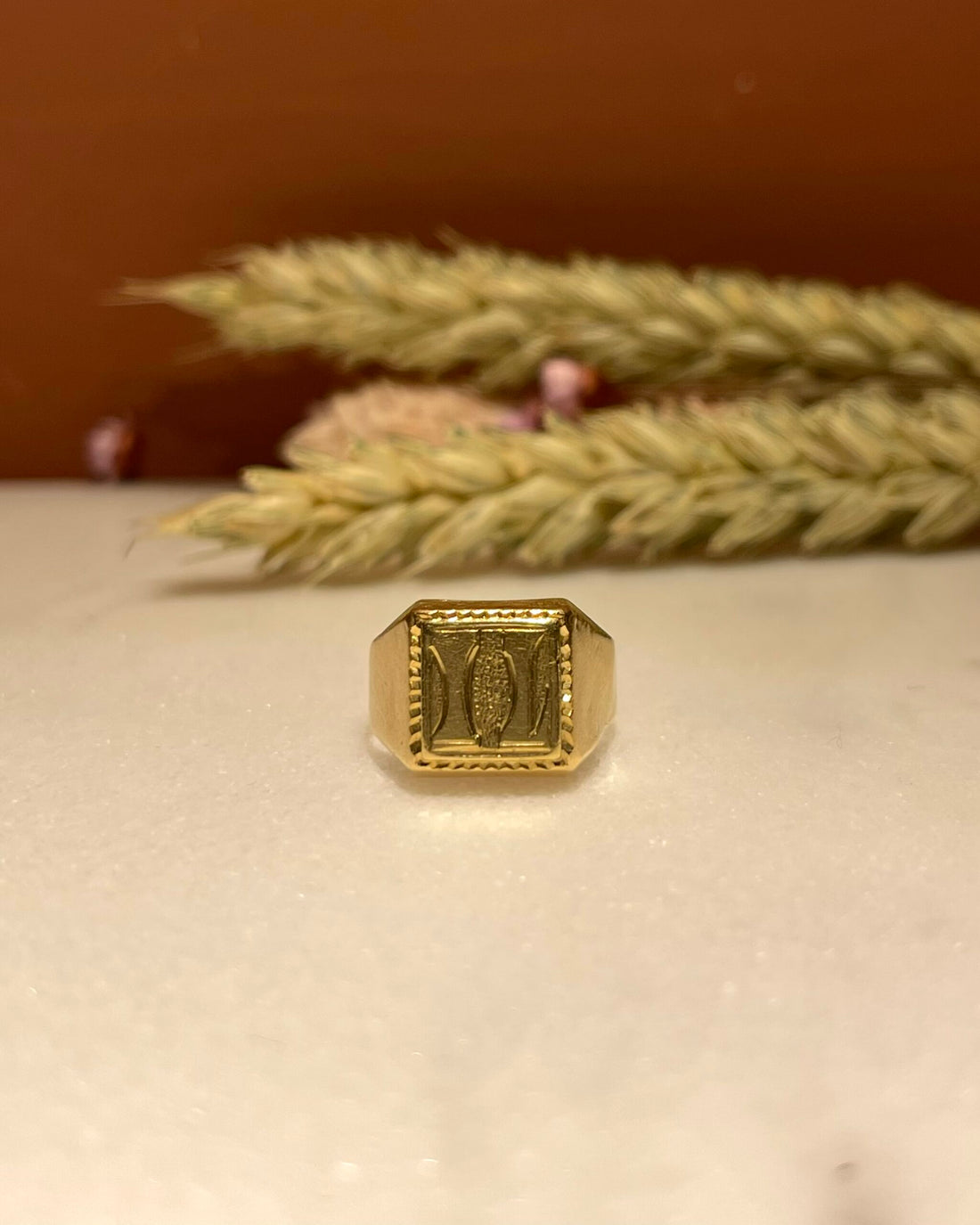 Vintage 18-carat gold signet ring &quot;Evangeline&quot;