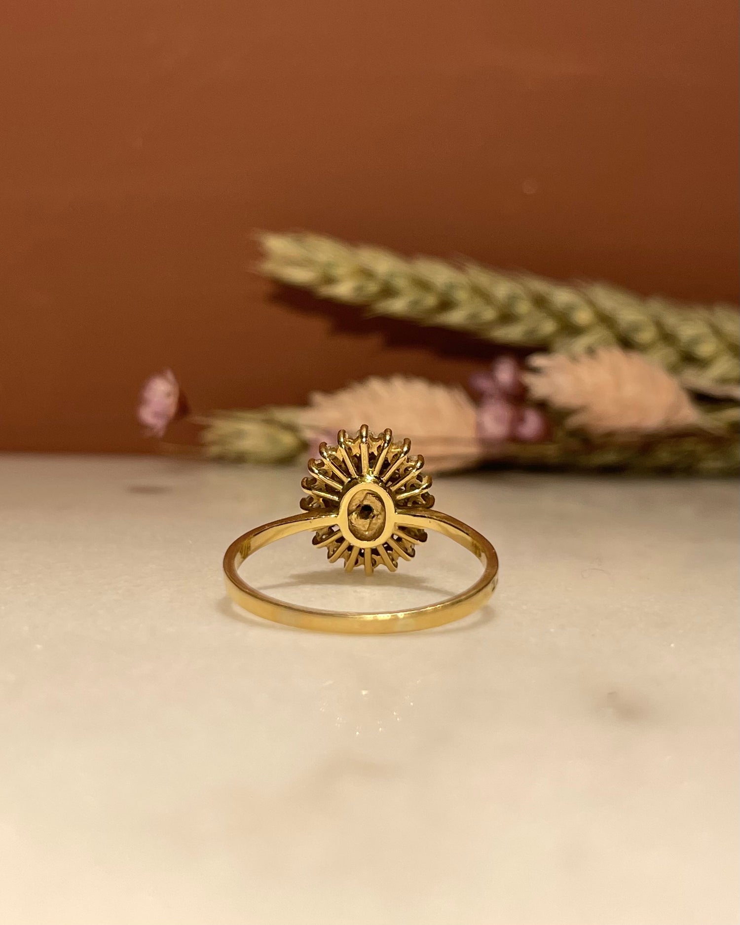 Bague Marguerite Saphir 0.60 carat &amp; Diamants &quot;Maria-José&quot;