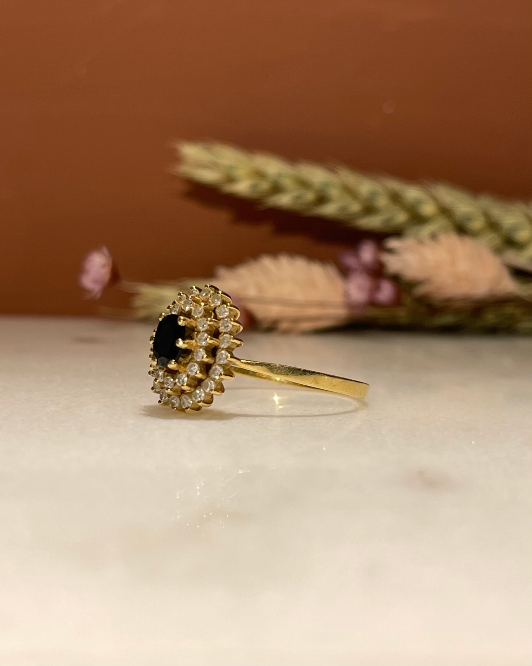 Bague Marguerite Saphir 0.60 carat &amp; Diamants &quot;Maria-José&quot;