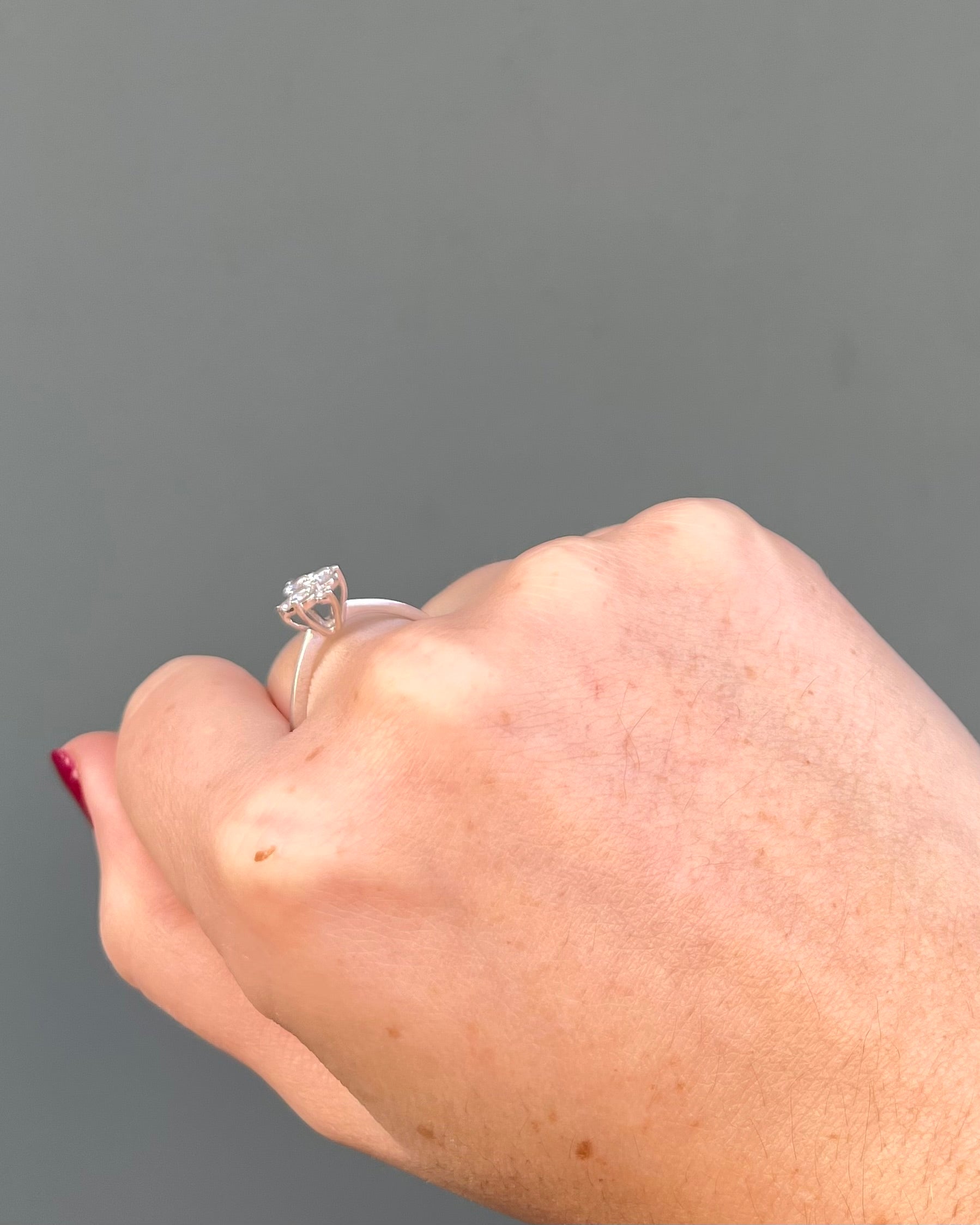Anillo vintage de diamantes con margaritas "Barbara"