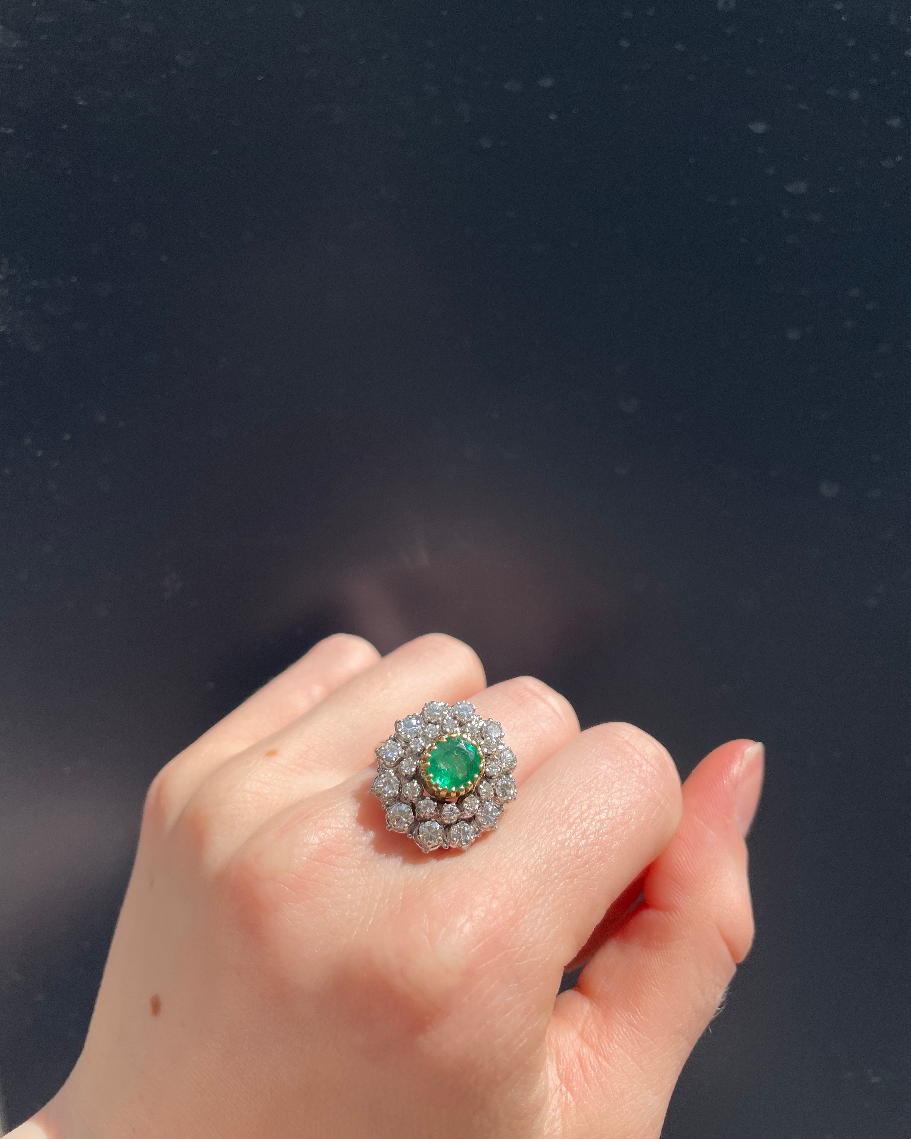 Bague Marguerite Emeraude 0.90 carat &amp; Diamants 1.32 carat "Bruna"