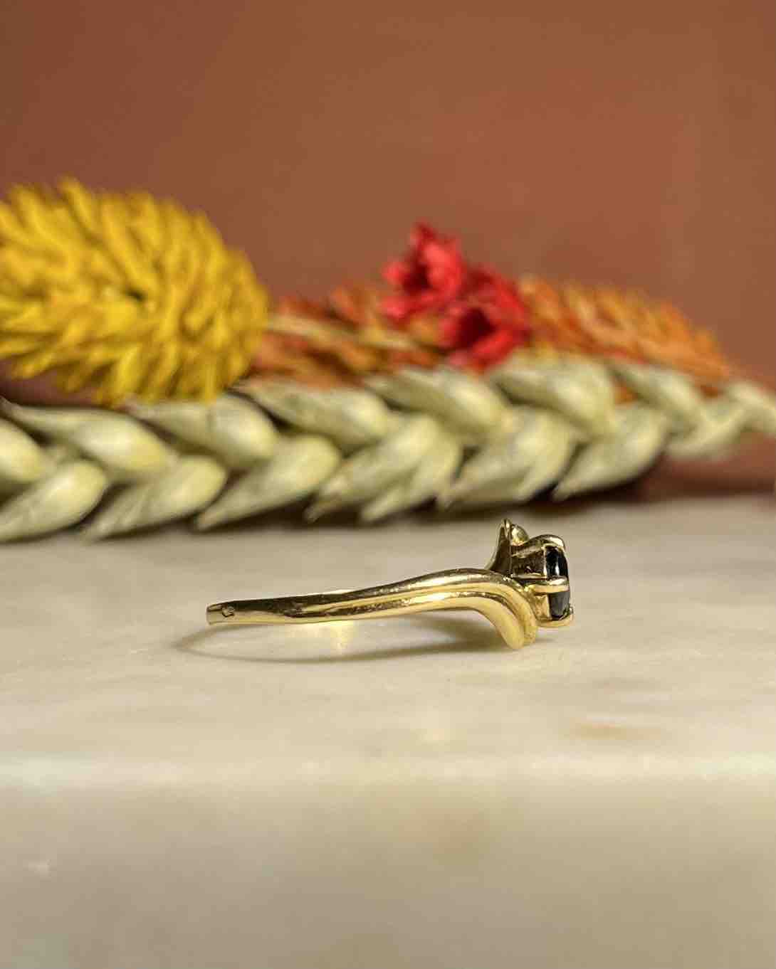 Bague tourbillon saphir "Kat"