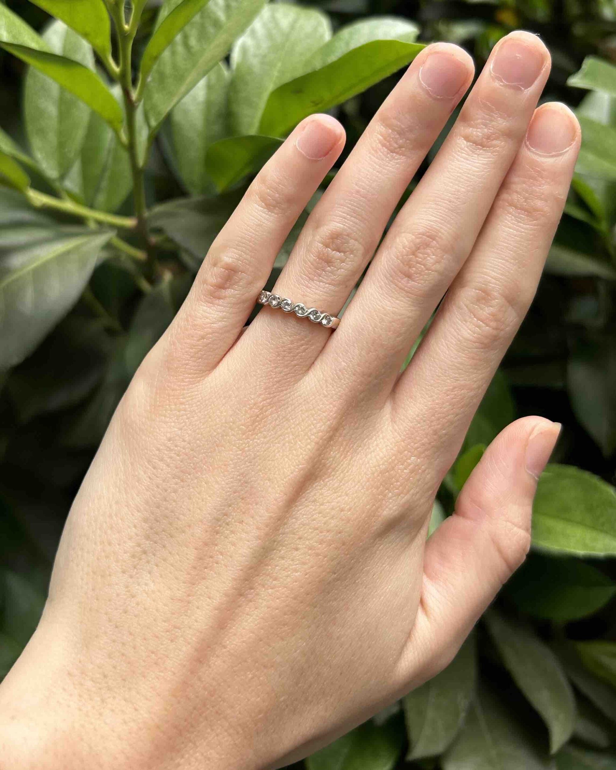 American half-wedding band with diamonds "Vanessa"