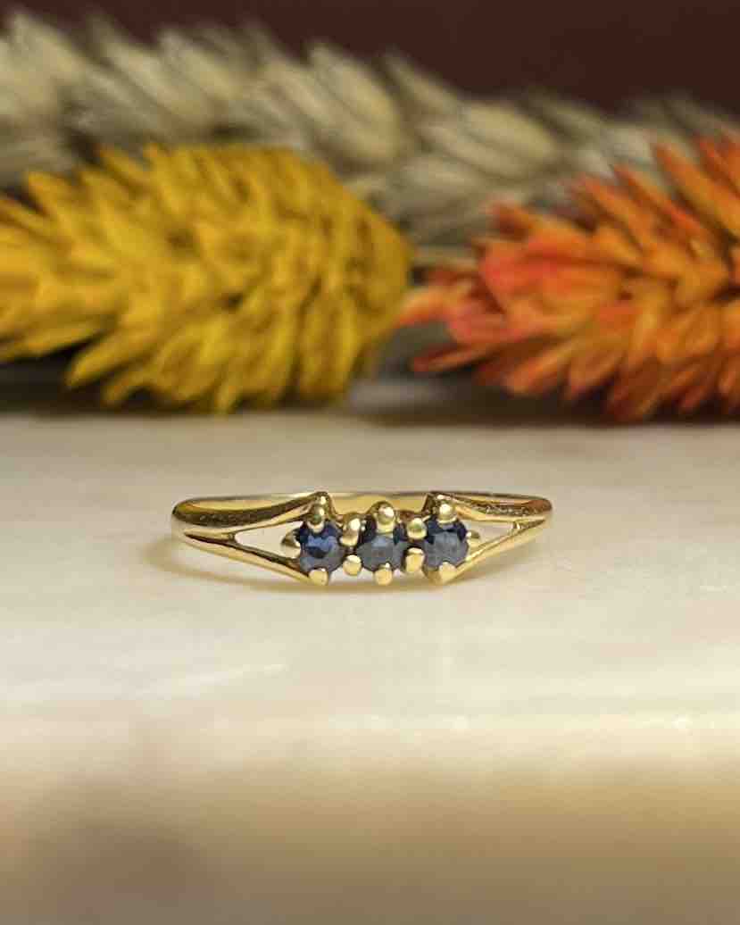 Bague vintage Trilogie Saphirs &amp; Diamants &quot;Lolie&quot;