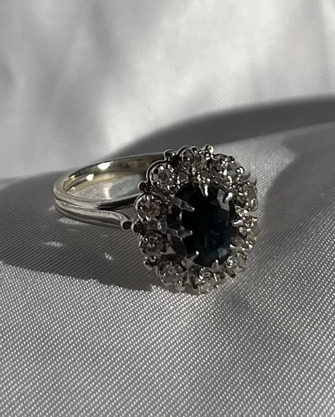 Anillo "Leilia" con margaritas de zafiro y diamantes