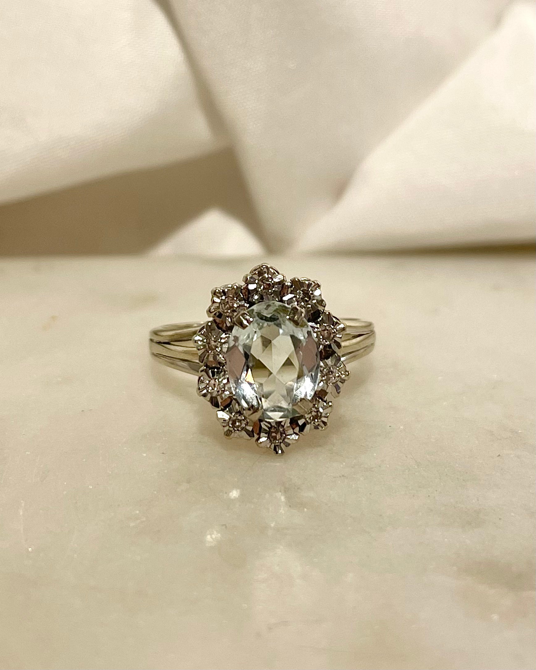 Bague Marguerite Aigue Marine 1.50 carat &amp; Diamants &quot;Ciel&quot;