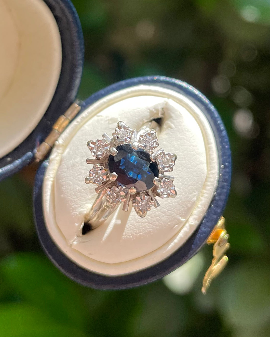 Bague Marguerite Saphir 0.80 carat &amp; Diamants “Belvira”