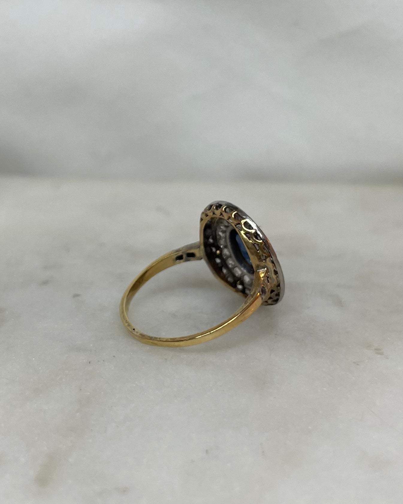 Bague Art Déco Saphir 1.10 carat &amp; Diamants “Jocaste”