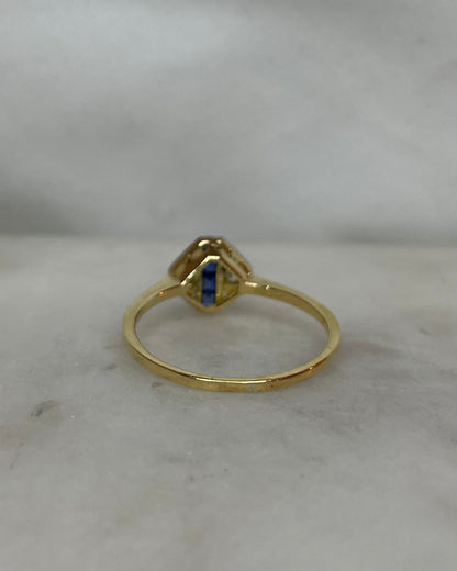 Bague Art Déco Saphirs 0.24 carat &amp; Diamants “Lazarelle”